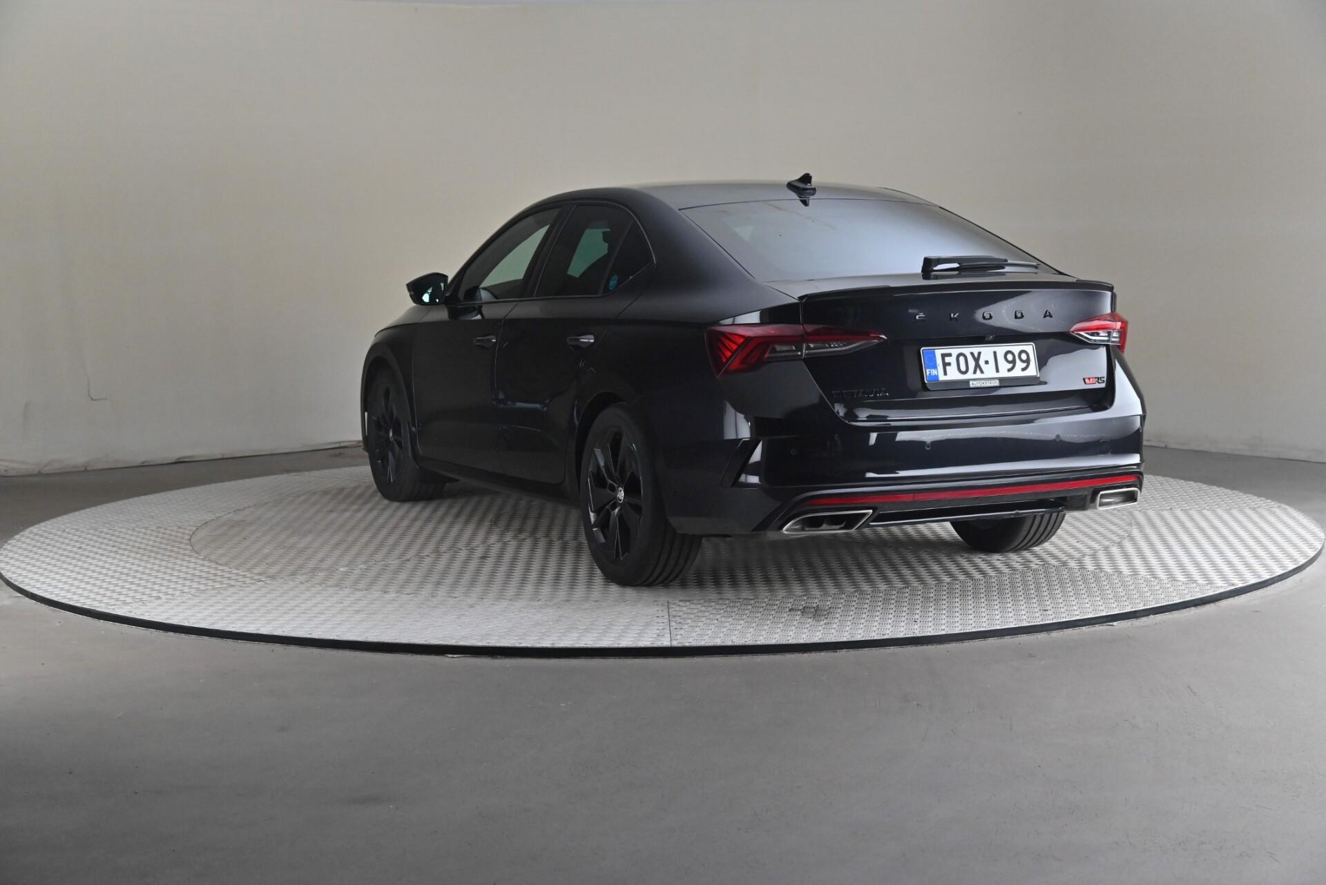 Skoda Octavia 2021, photo 2/31