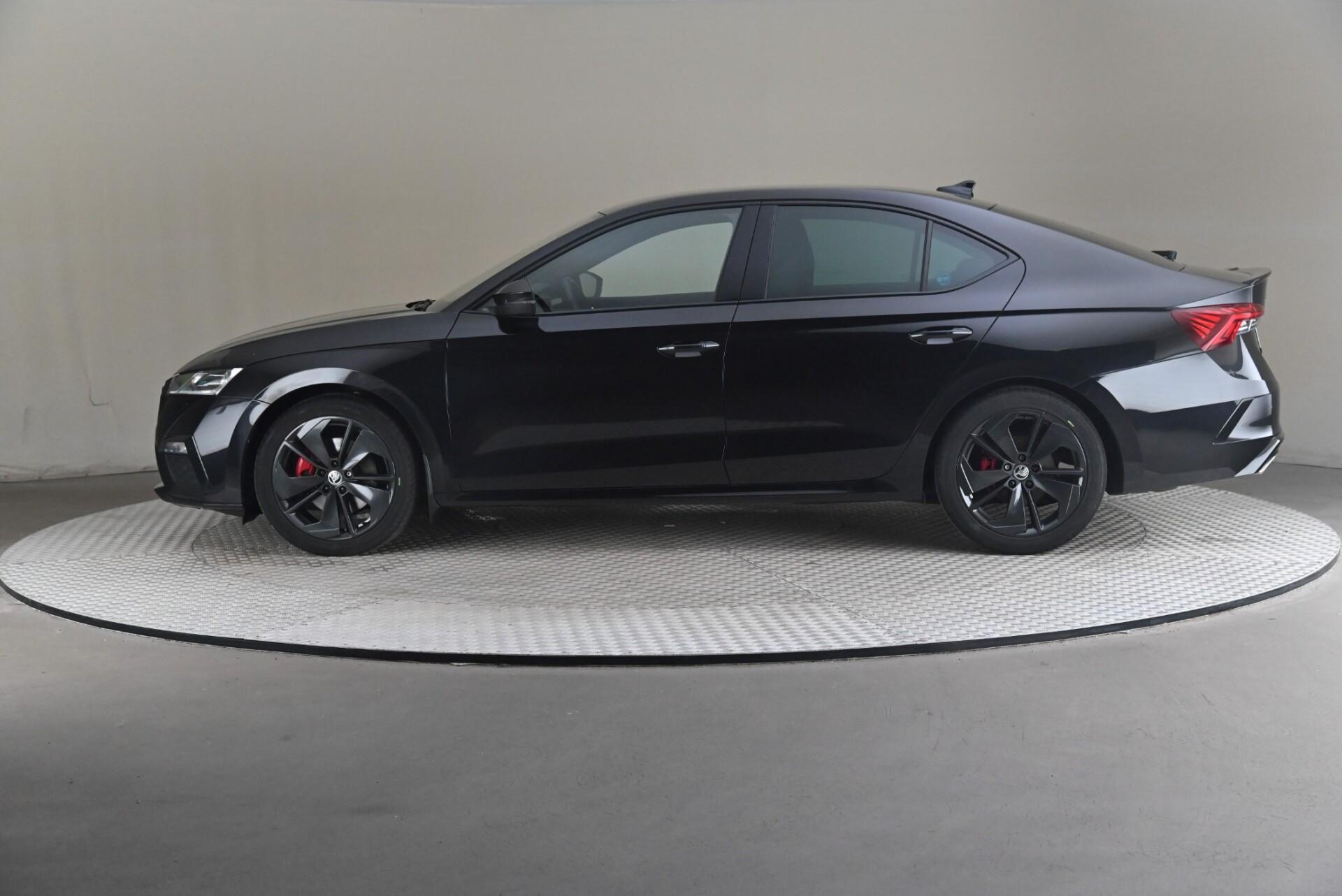 Skoda Octavia 2021, photo 4/31