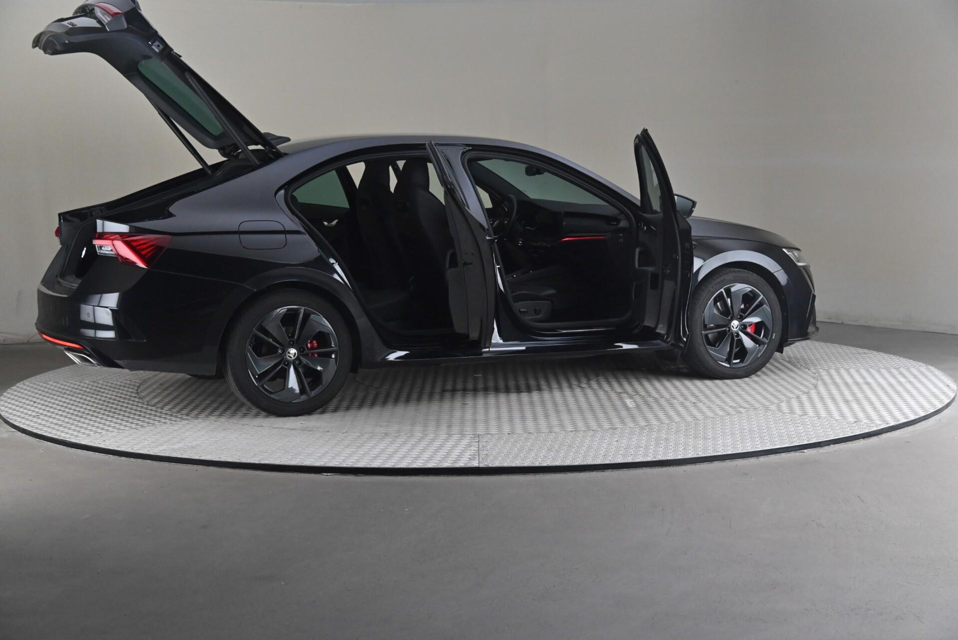 Skoda Octavia 2021, photo 6/31