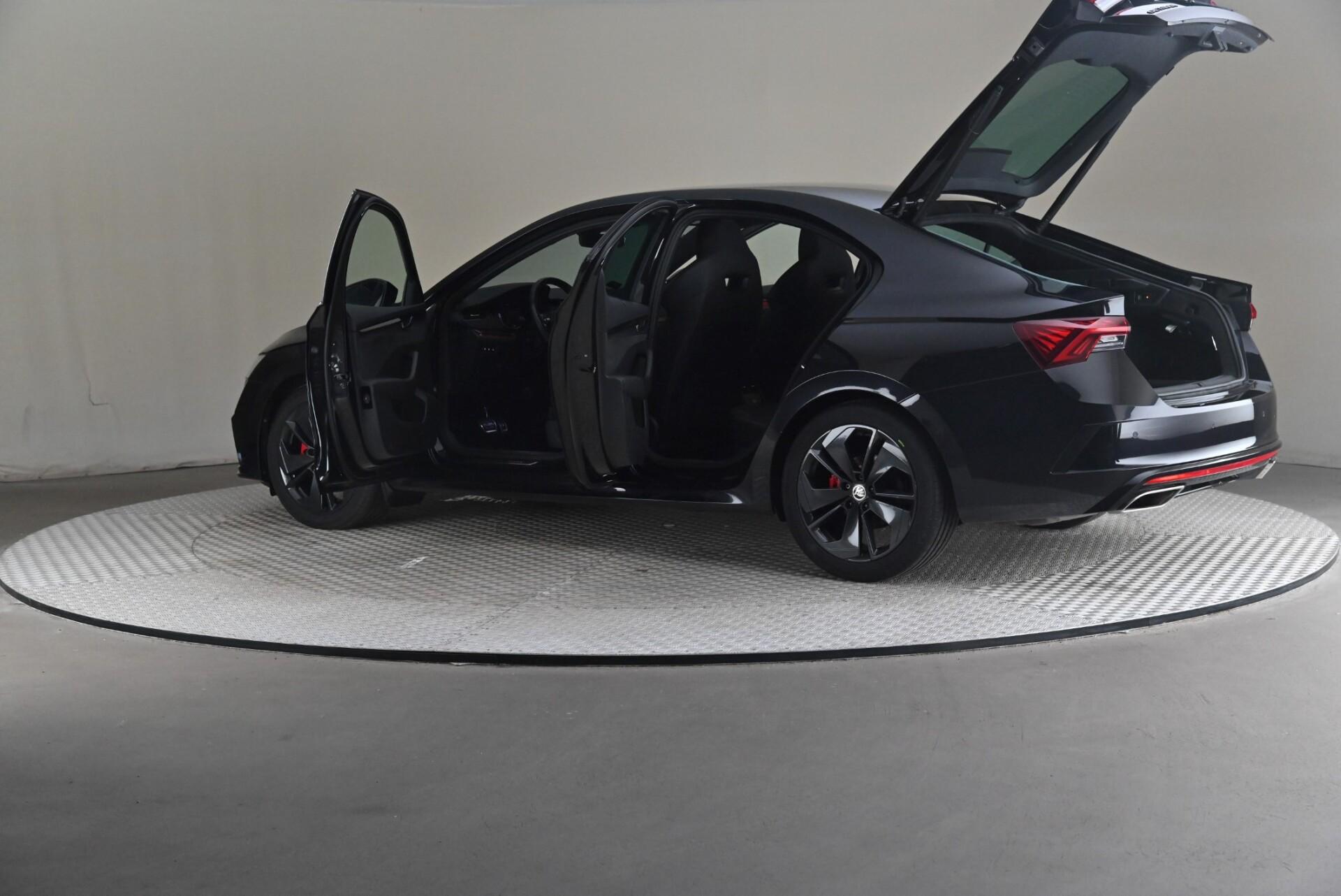 Skoda Octavia 2021, photo 7/31