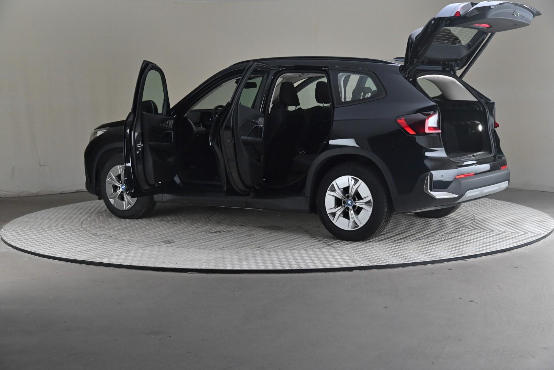 BMW iX1 U11 30 xDrive Charged Plus 2023, kuva 7/32
