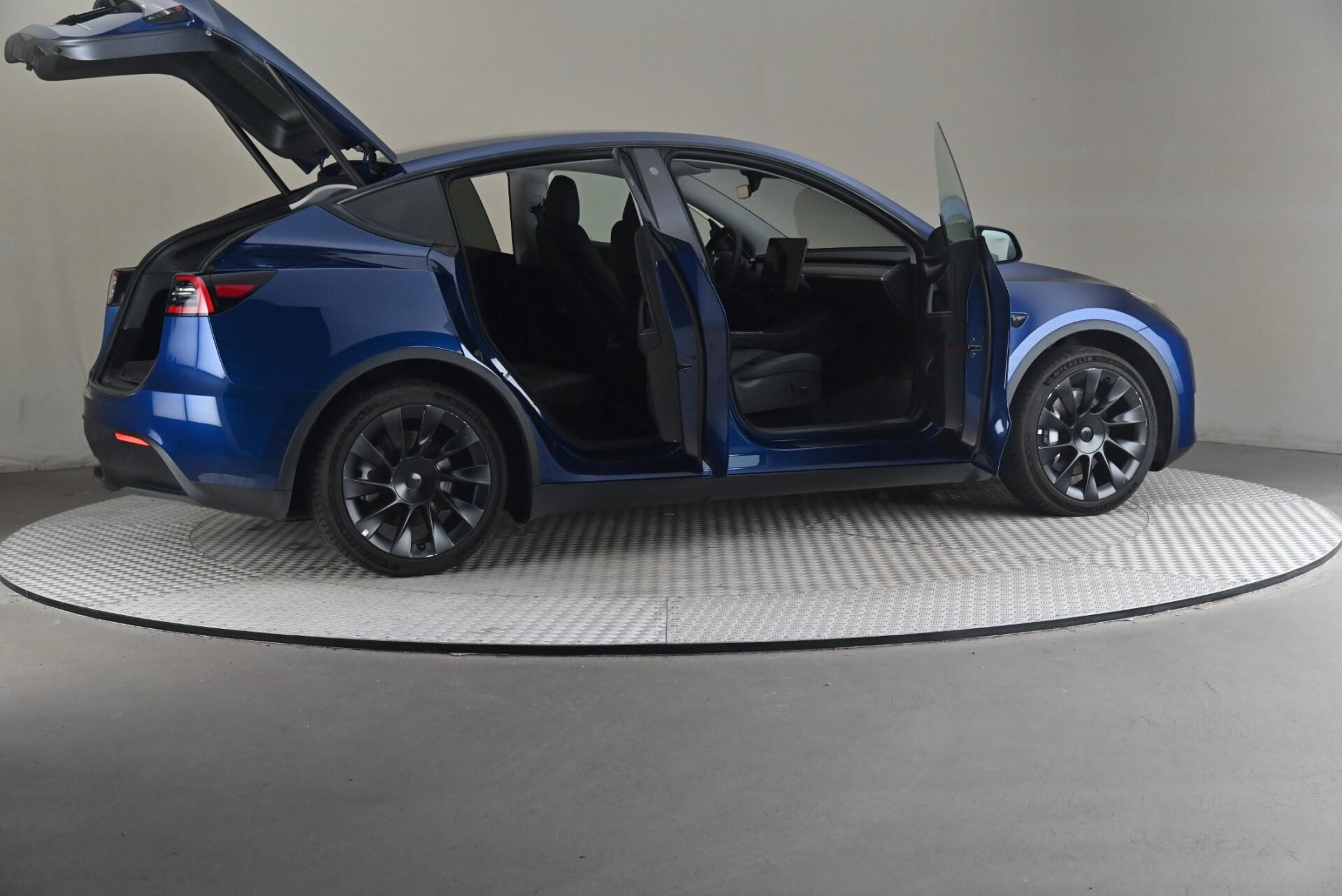 Tesla Model Y Long Range AWD 2022, photo 6/32