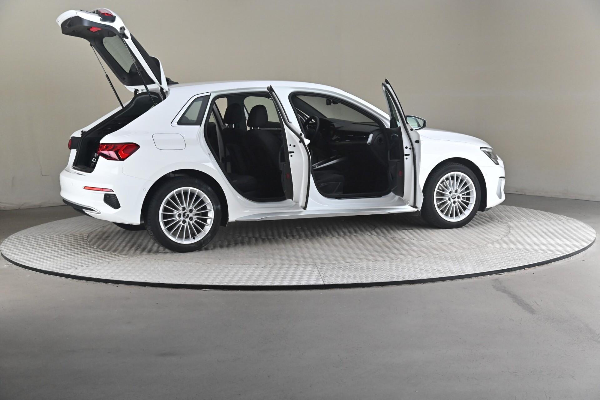 Audi A3 2021, kuva 6/26