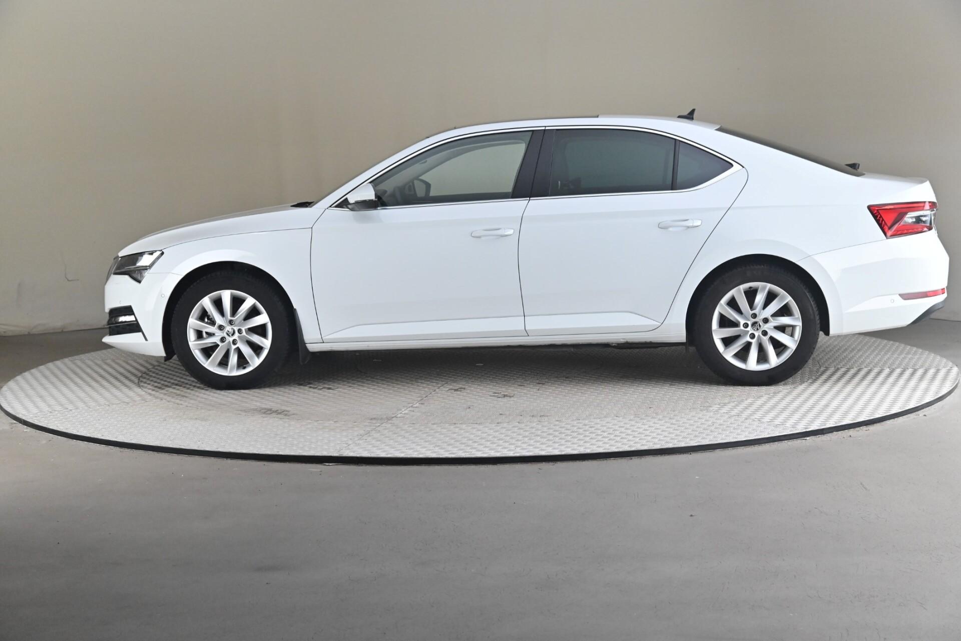Skoda Superb 2023, kuva 4/31