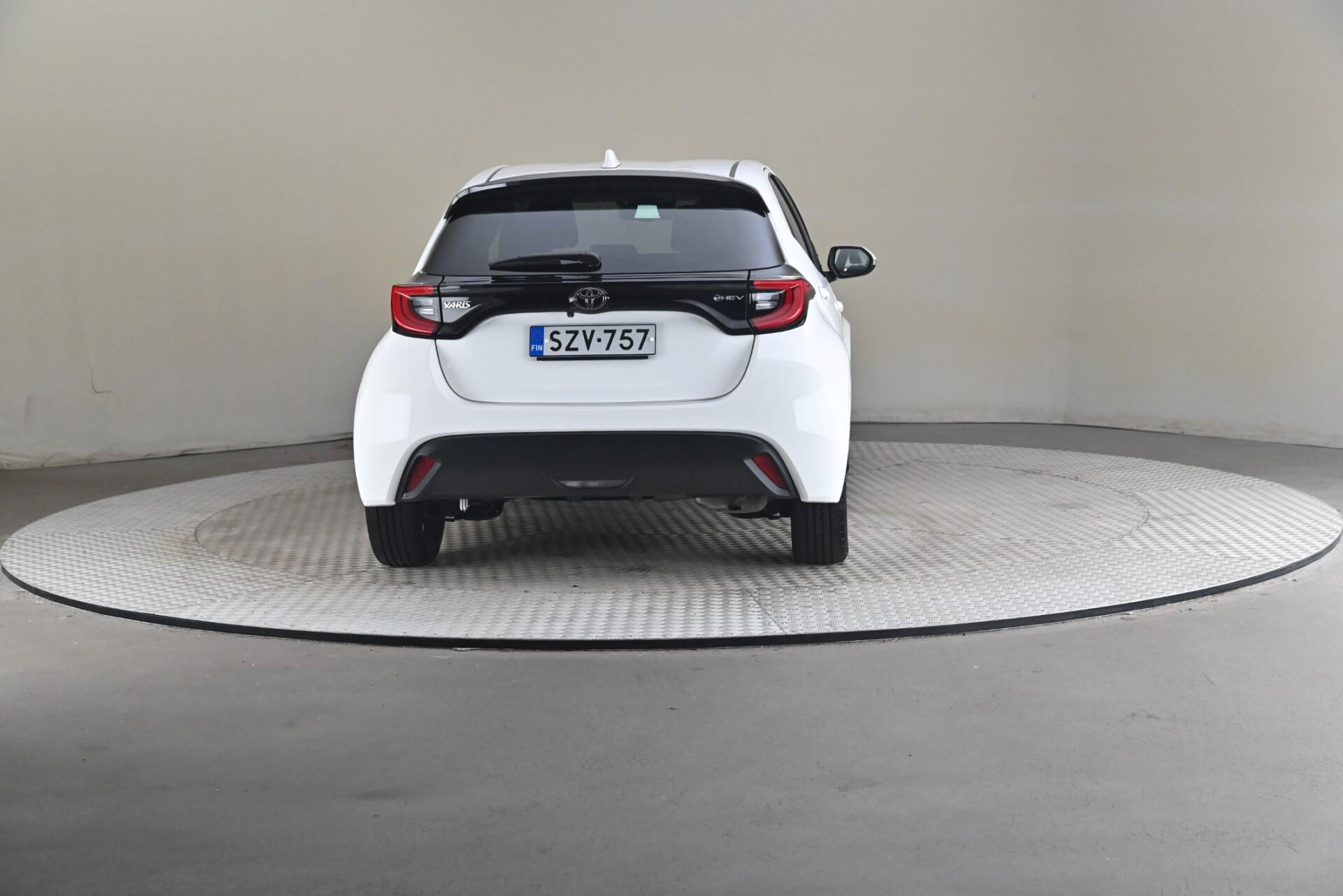 Toyota Yaris 1,5 Hybrid 116 Intense Plus 2024, kuva 5/27