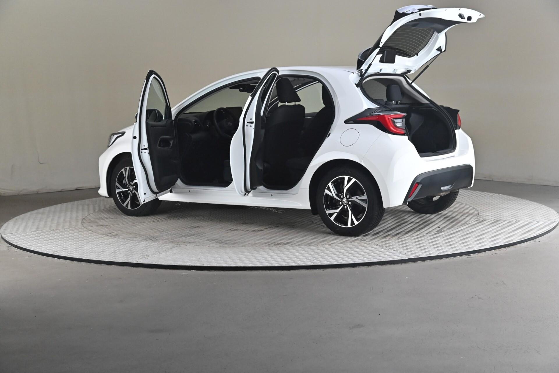 Toyota Yaris 1,5 Hybrid 116 Intense Plus 2024, kuva 7/27