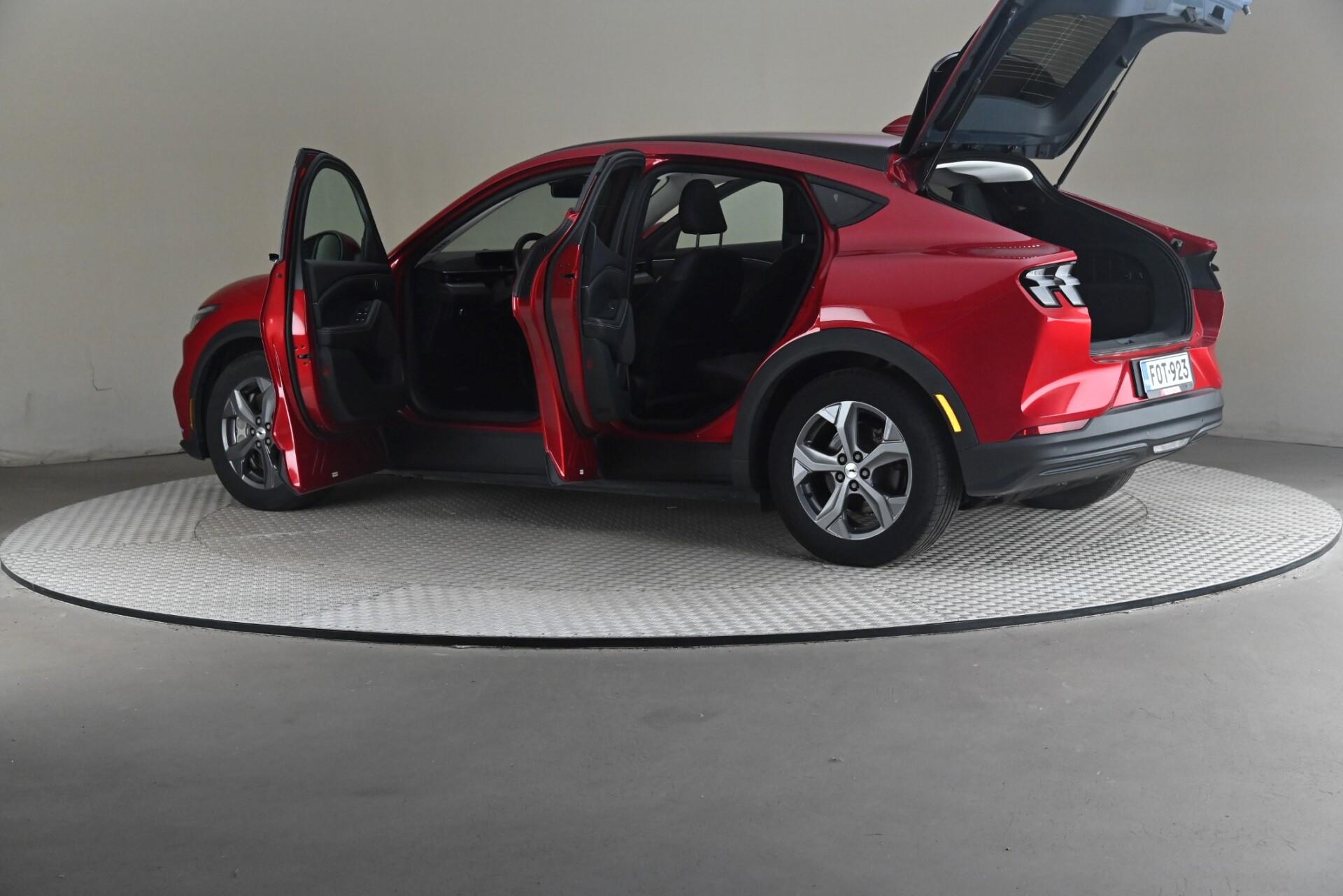 Ford Mustang Mach-E 2022, photo 7/28