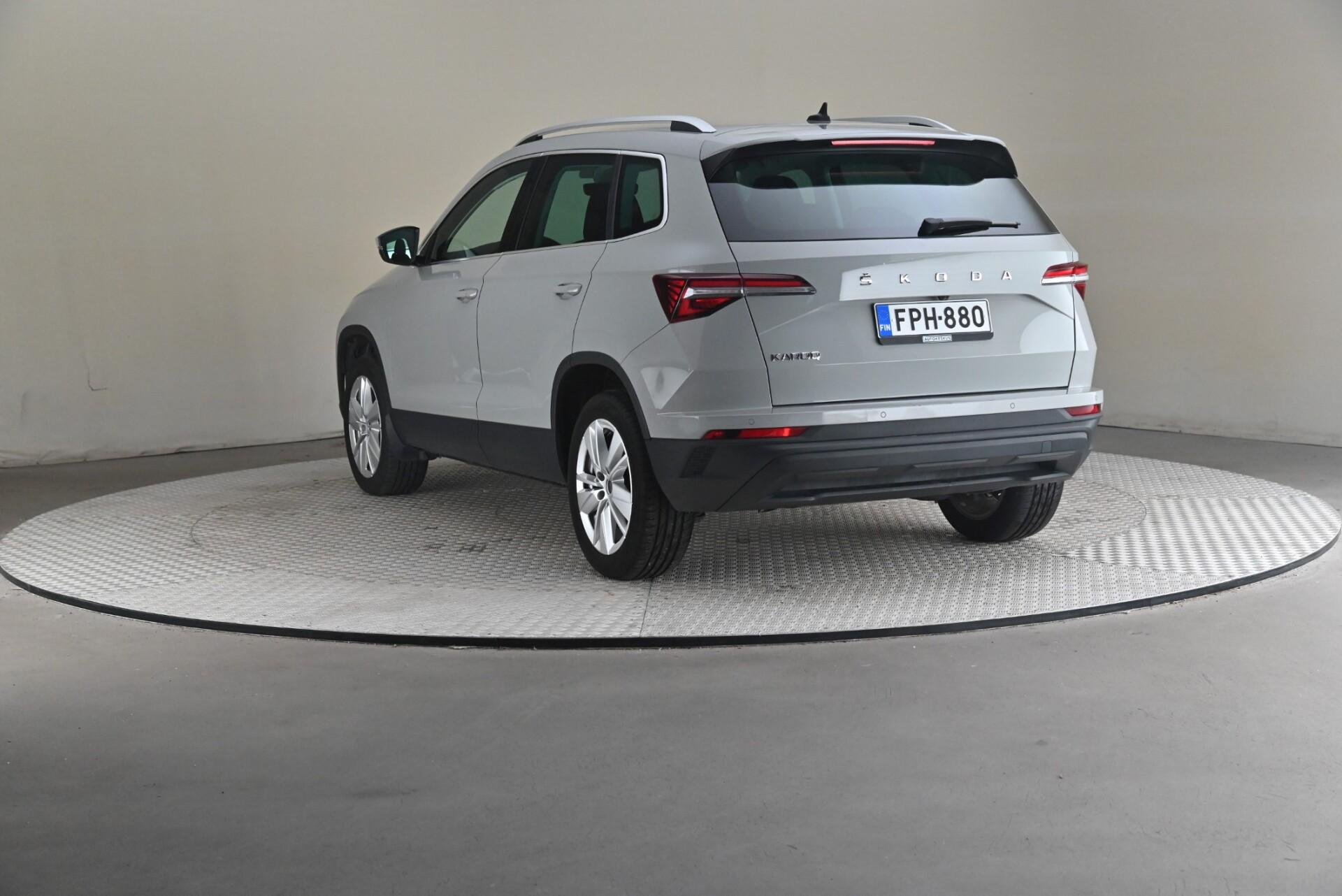 Skoda Karoq 1.5 TSI Style DSG 2022, kuva 2/31