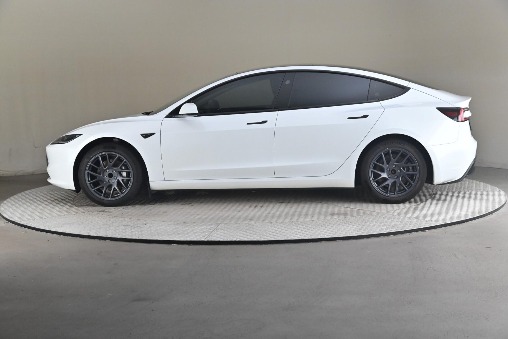 Tesla Model 3 RWD 2024, kuva 4/28