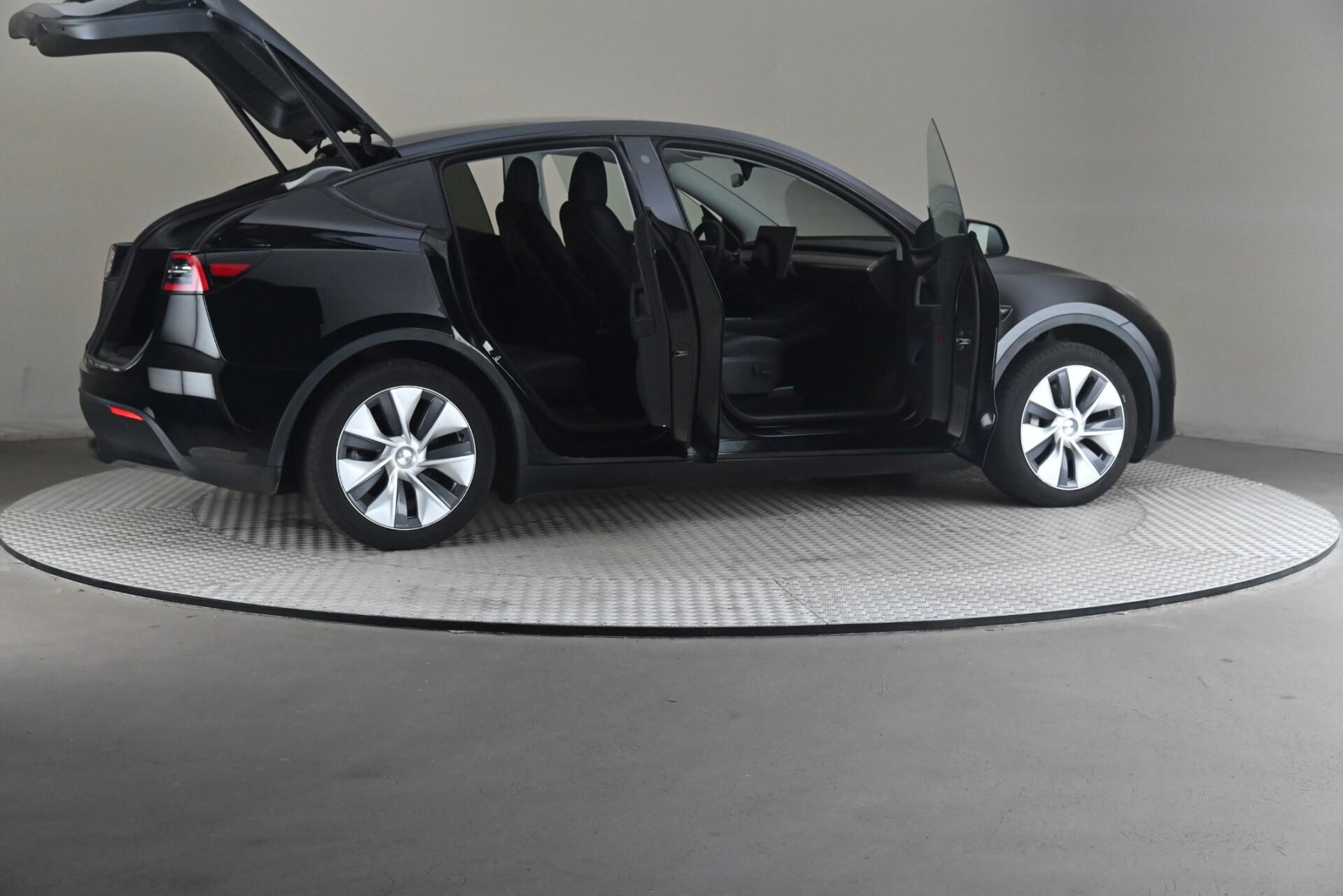 Tesla Model Y RWD 2023, bild 6/32