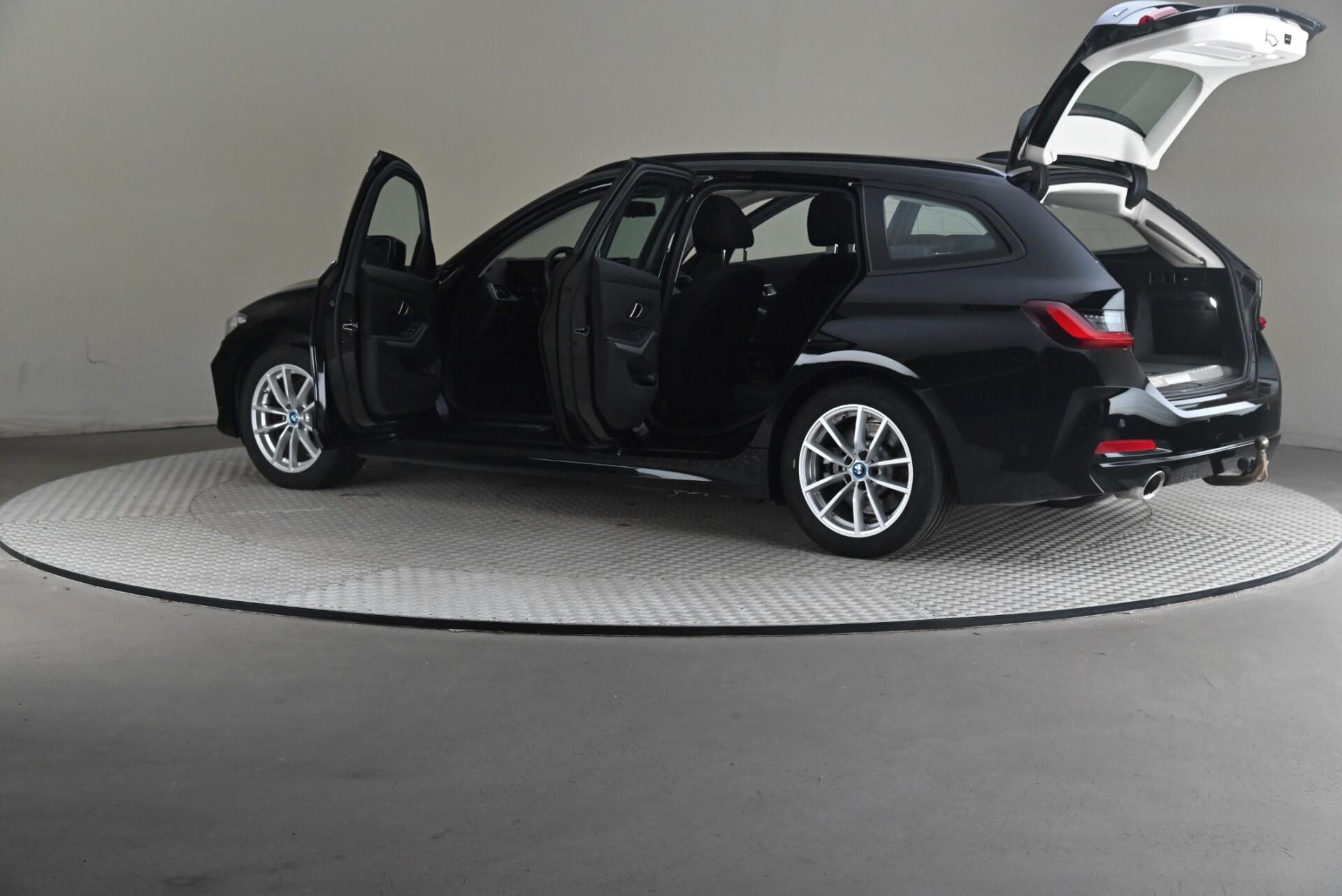 BMW 330 2022, bild 7/30