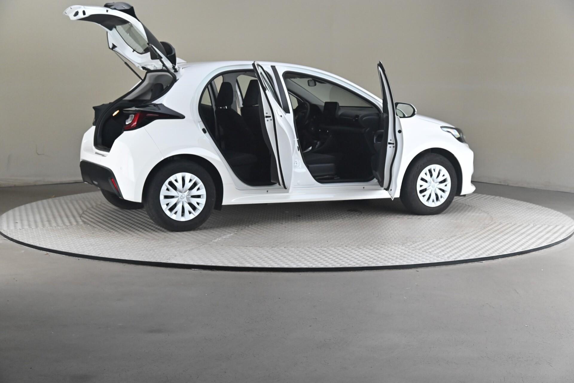 Toyota Yaris 1,5 Hybrid 116 Active 2025, bild 6/27