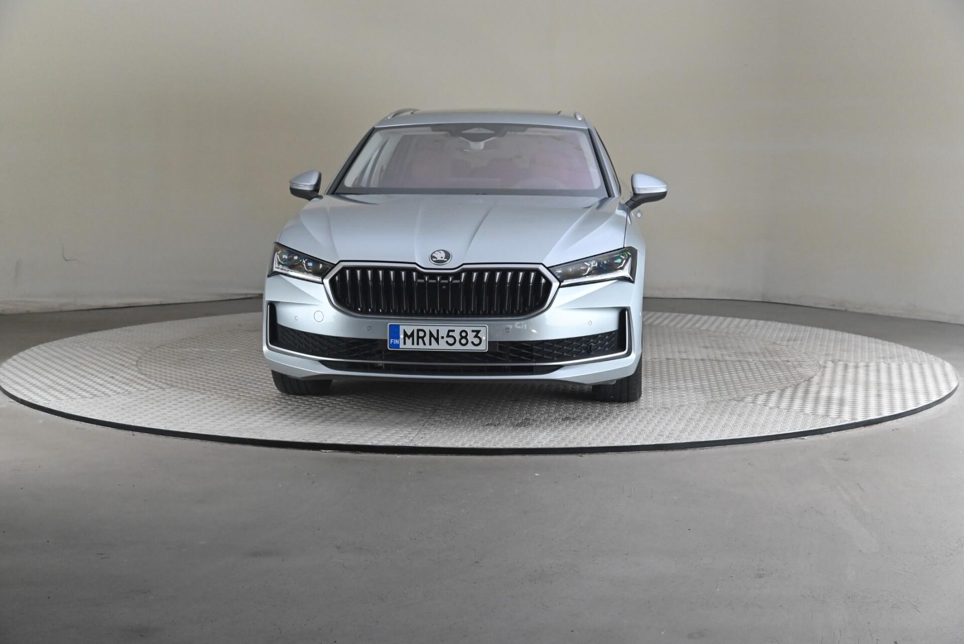 Skoda Superb 2025, bild 3/31