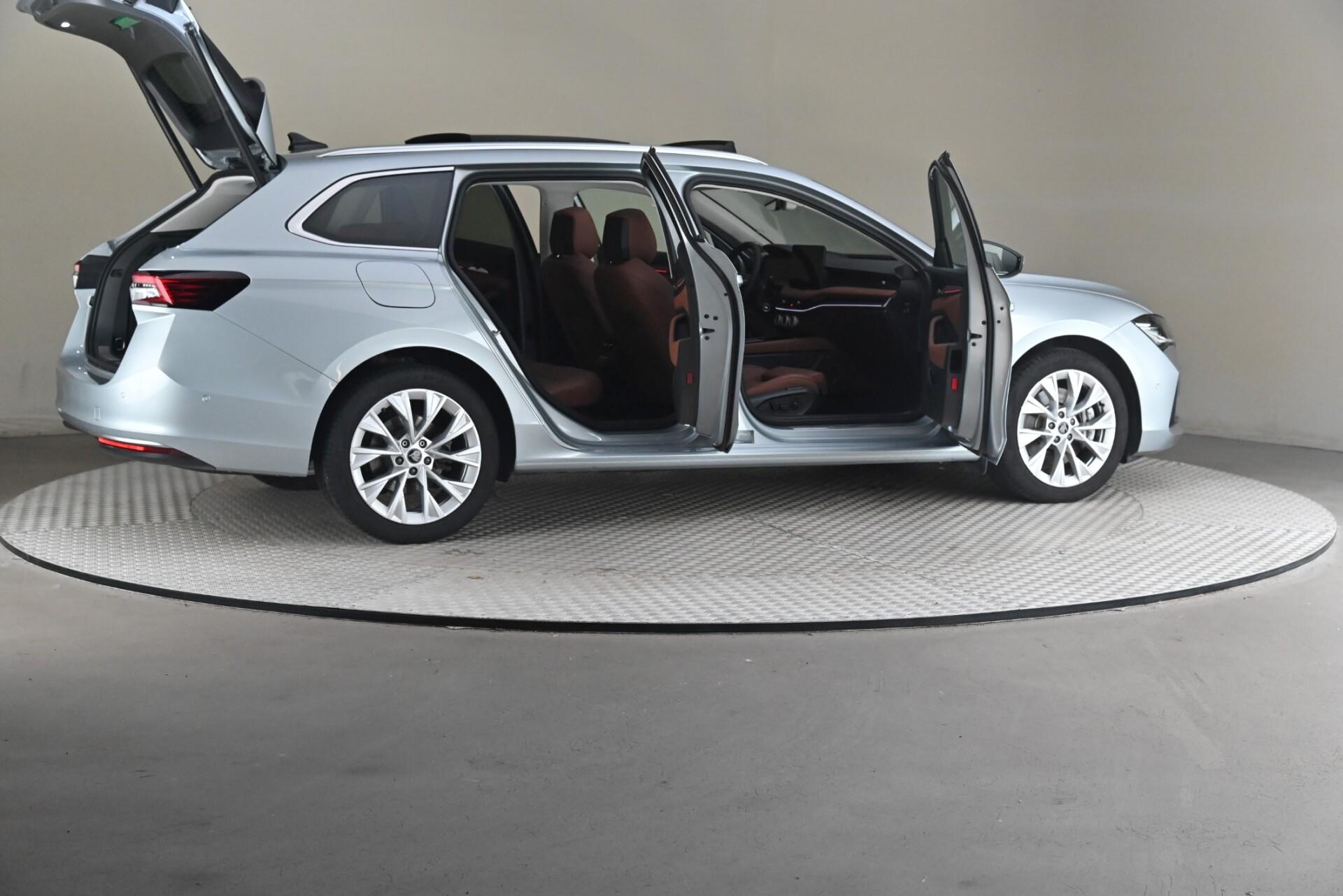 Skoda Superb 2025, bild 6/31