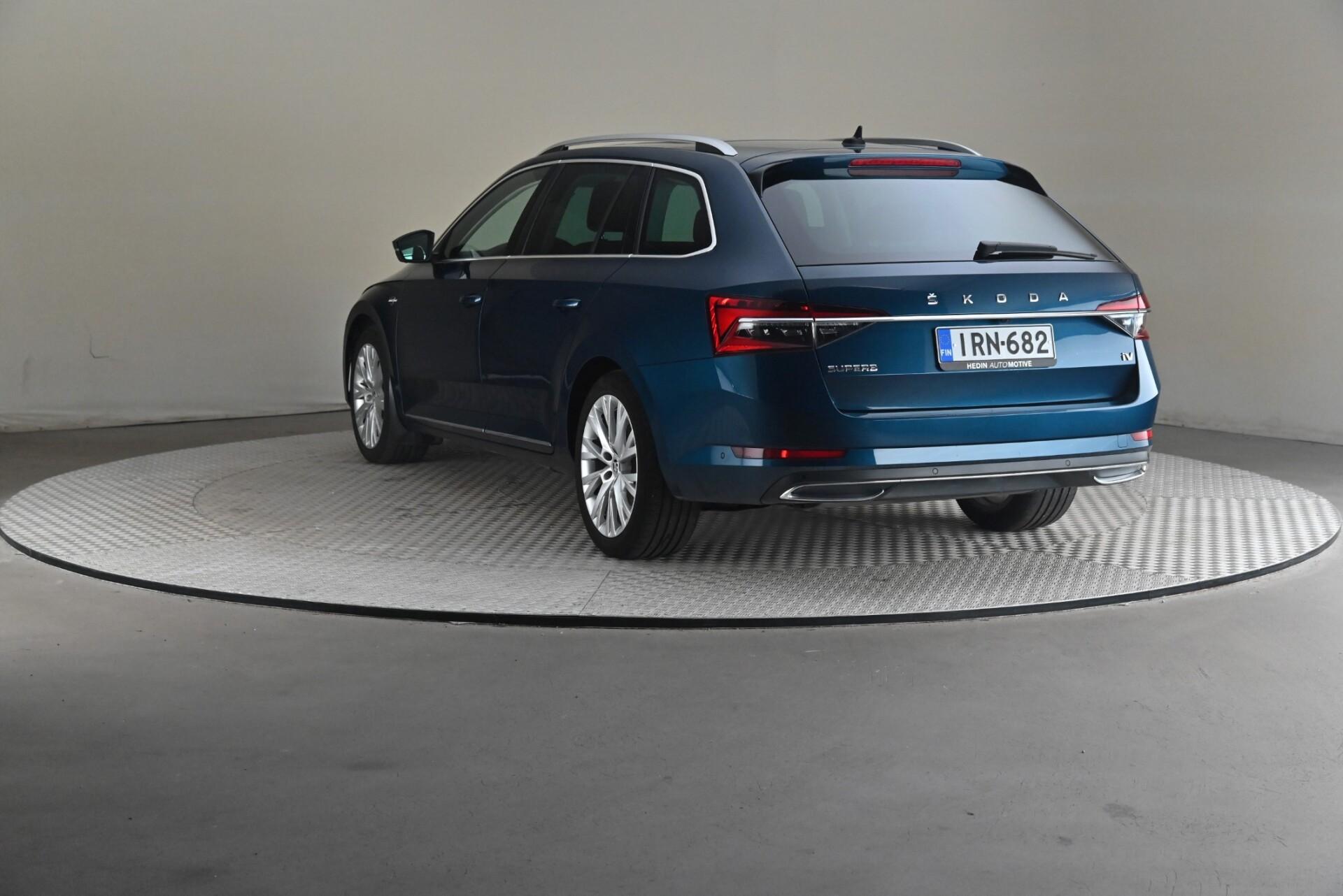 Skoda Superb 2023, bild 2/31