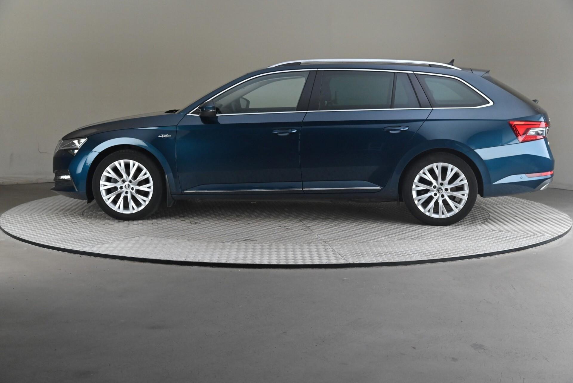 Skoda Superb 2023, bild 4/31