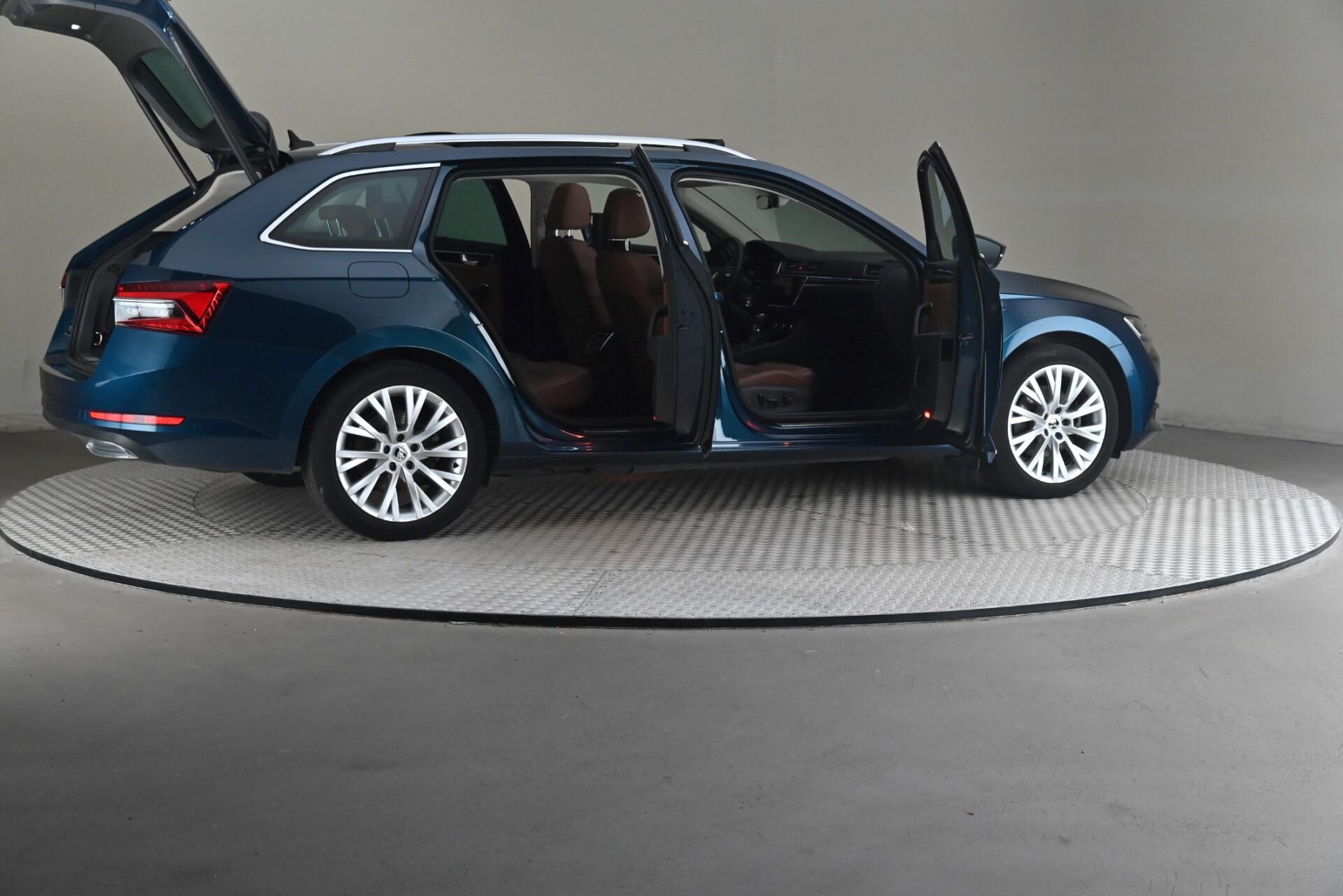 Skoda Superb 2023, bild 6/31