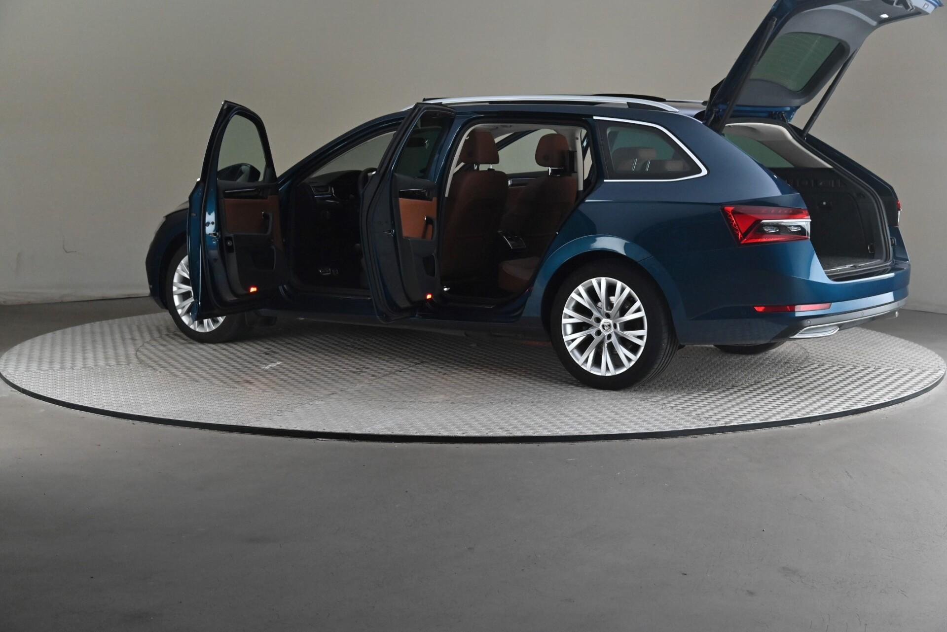 Skoda Superb 2023, bild 7/31