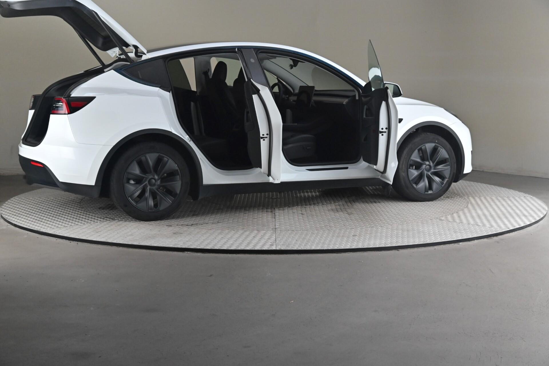 Tesla Model Y RWD 2025, bild 6/31