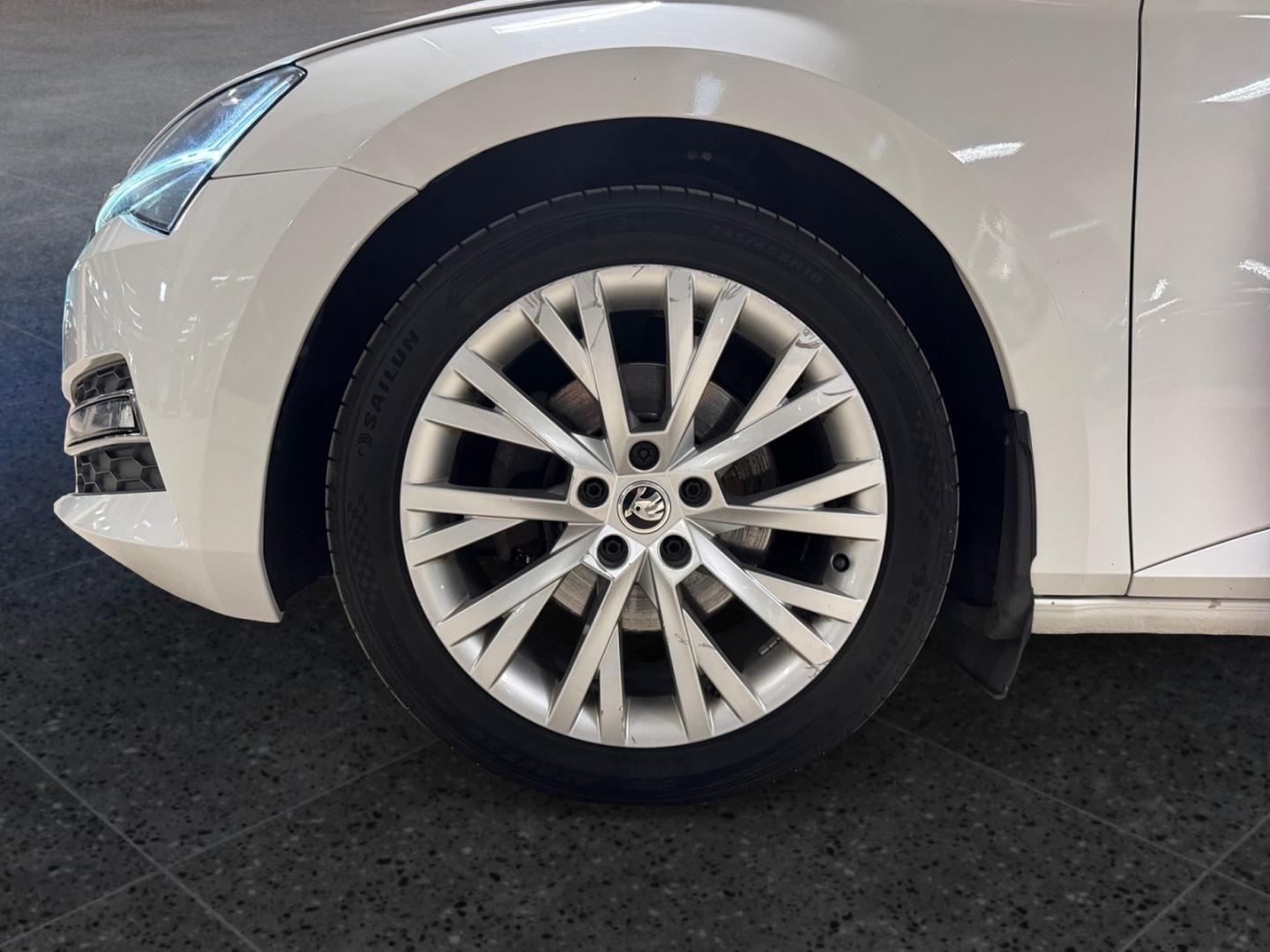 Skoda Superb 2020, kuva 7/33