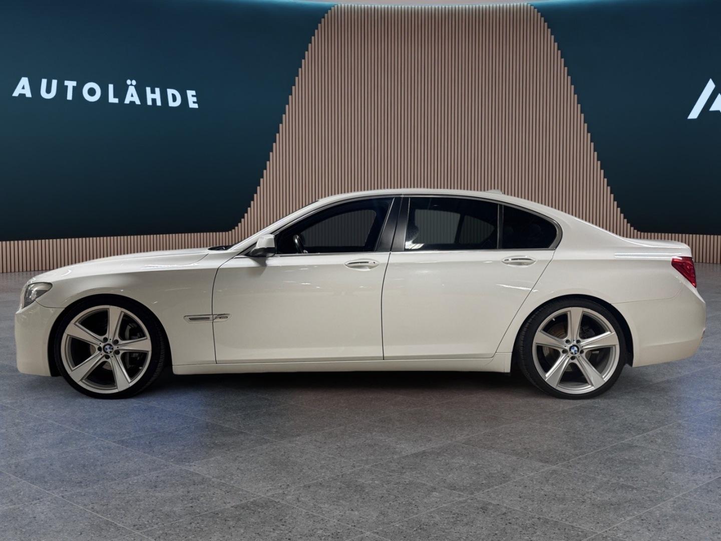 BMW 740 2011, kuva 3/23