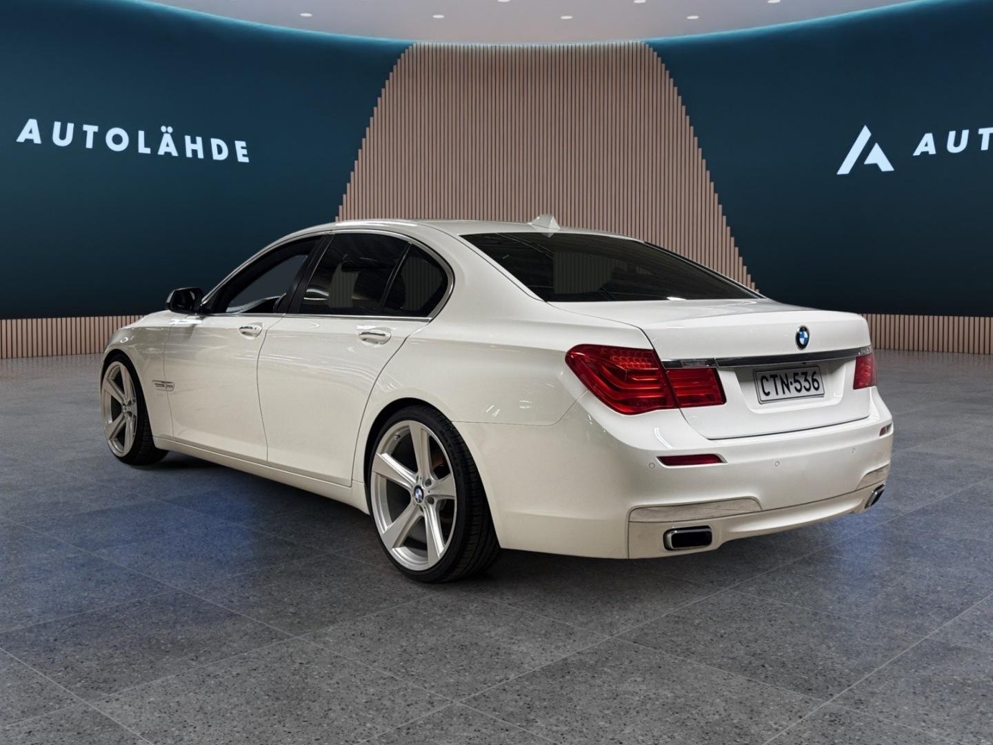 BMW 740 2011, kuva 4/23