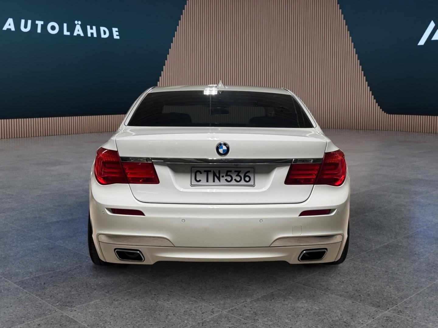BMW 740 2011, kuva 5/23