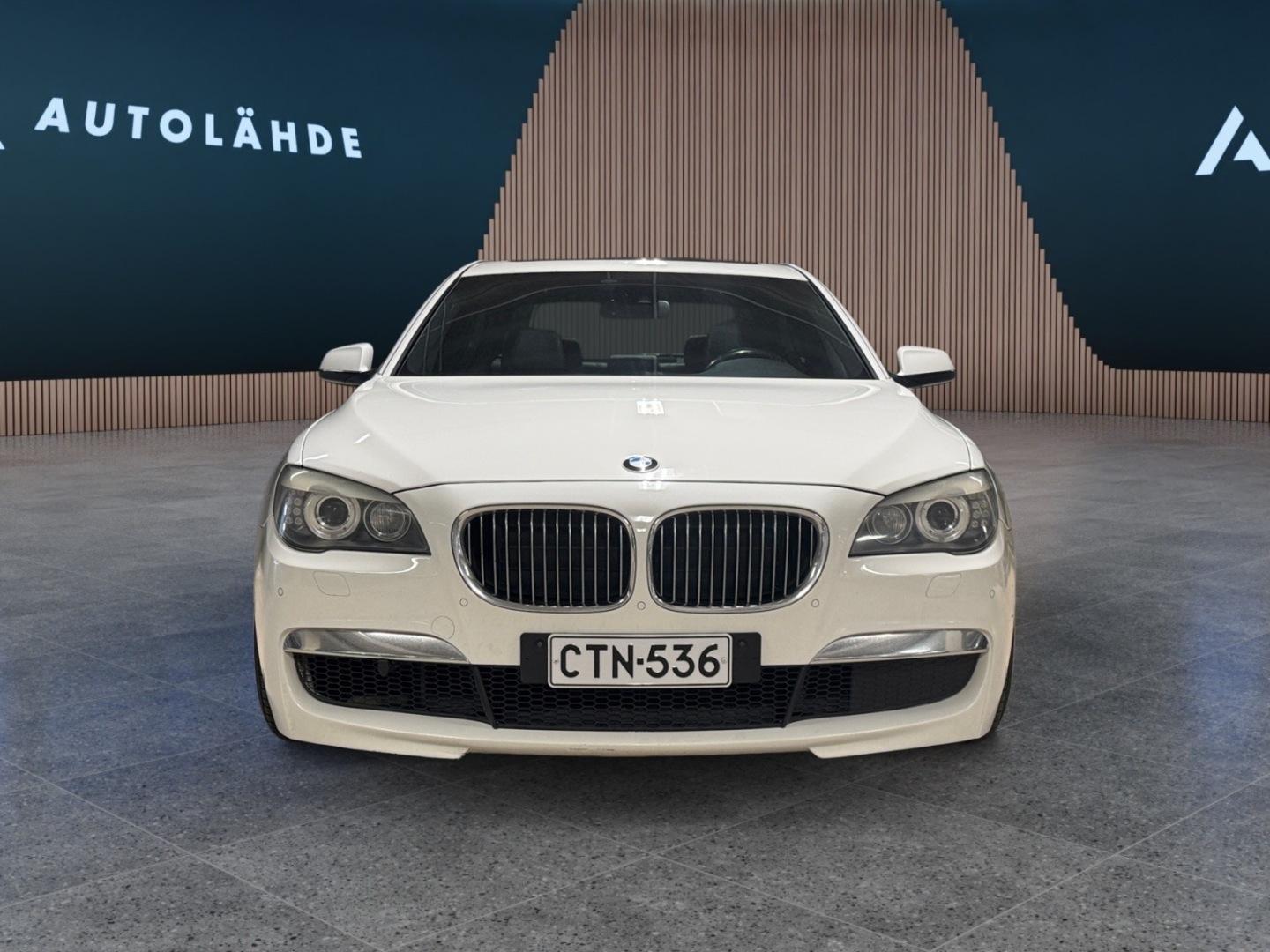 BMW 740 2011, kuva 6/23