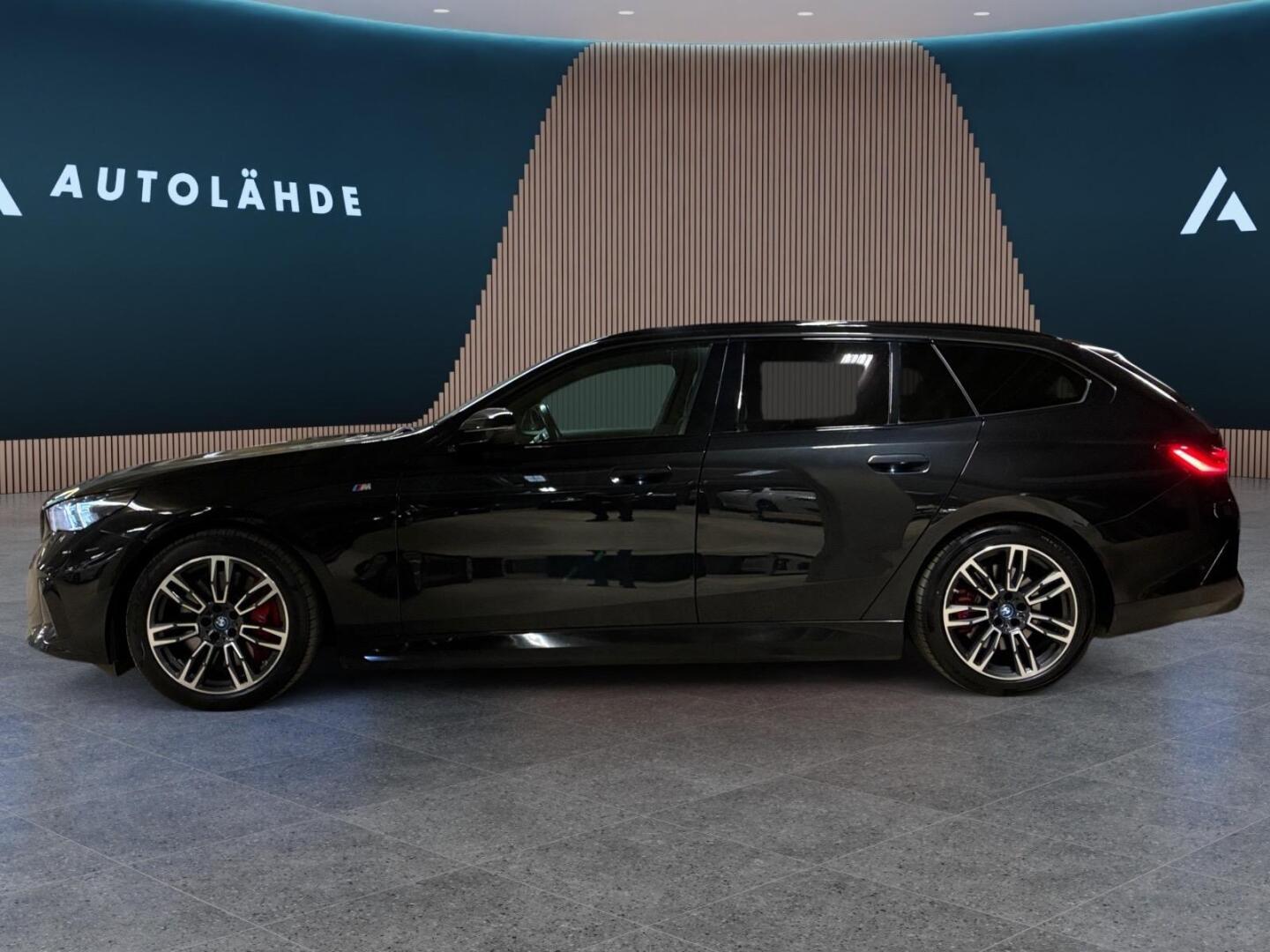 BMW i5 G61 Touring eDrive40 M Sport 2025, kuva 3/30
