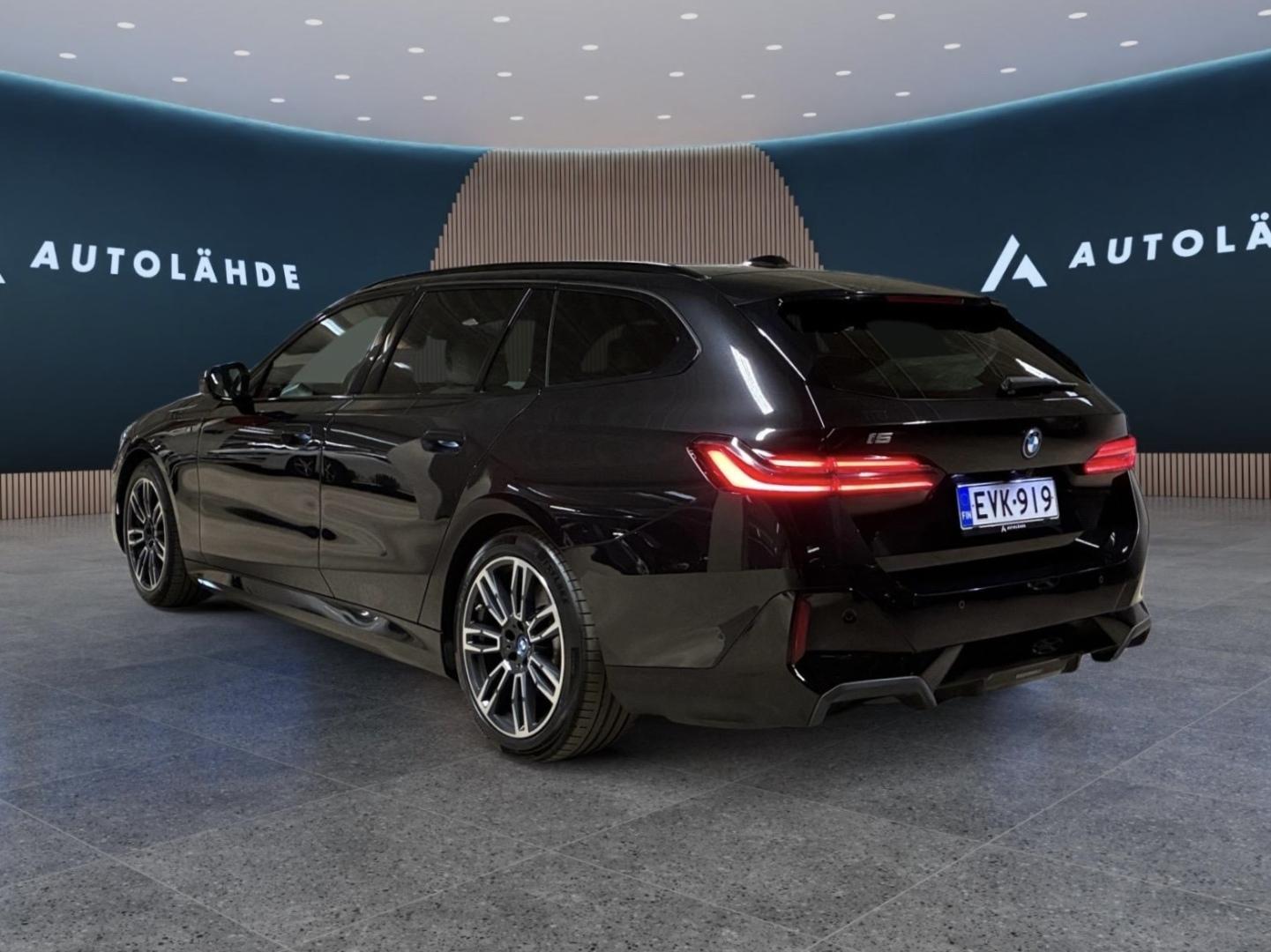 BMW i5 G61 Touring eDrive40 M Sport 2025, kuva 4/30