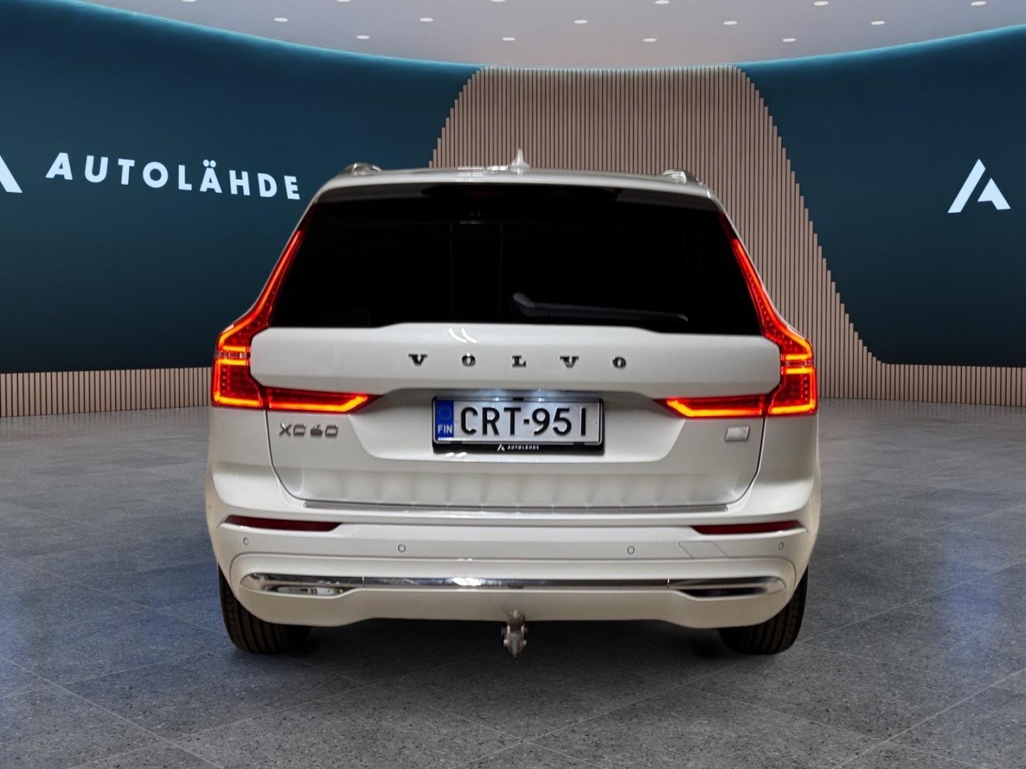 Volvo XC60 2022, photo 5/30