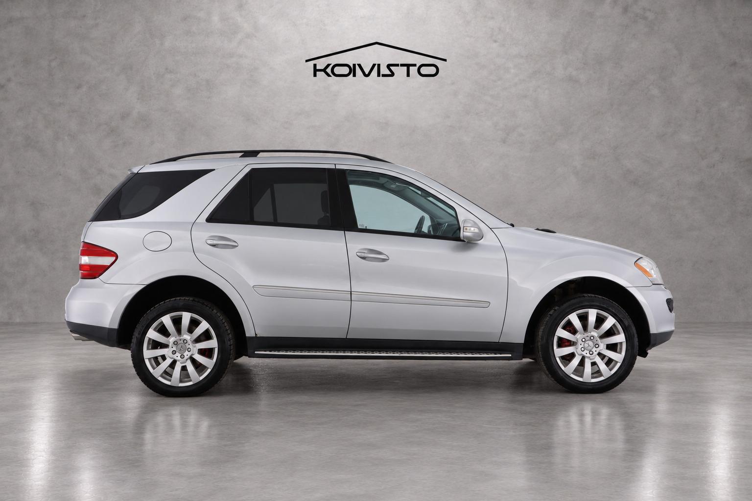 Mercedes-Benz ML 2005 – kuva 1