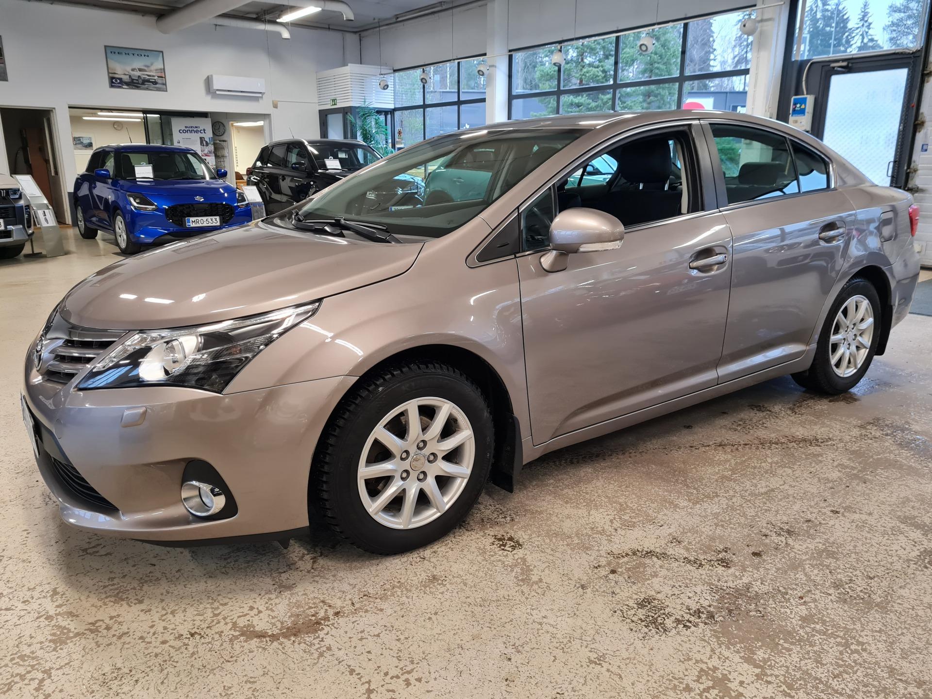 Toyota Avensis 1,8 Valvematic Active 4ov Multidrive S