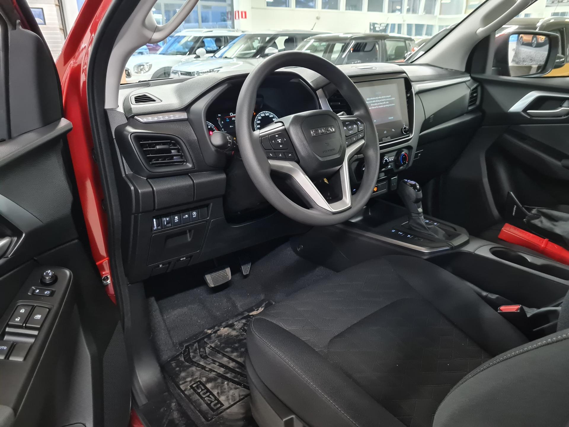 Isuzu D-Max Space Cab 163 TDi 4WD 6AT LX 25MY