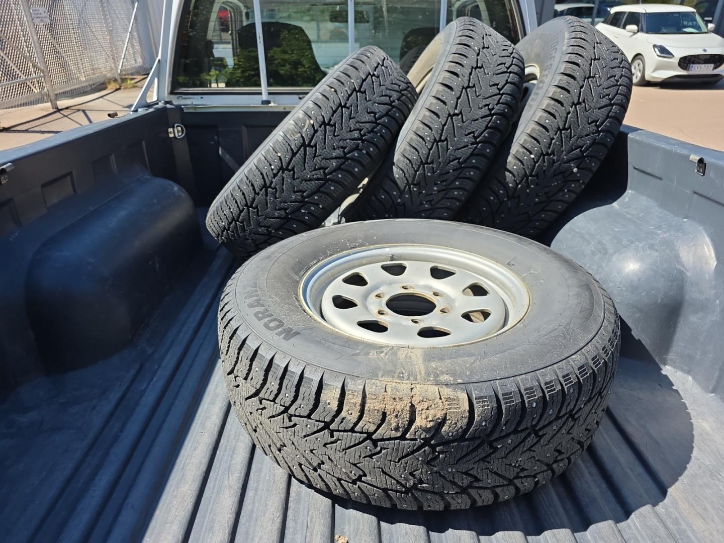 Nissan King Cab 2.5DI 4X4 m/c