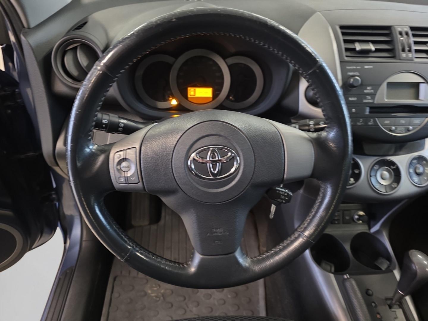 Toyota RAV4 2,0 VVT-i 4WD Luxury aut.