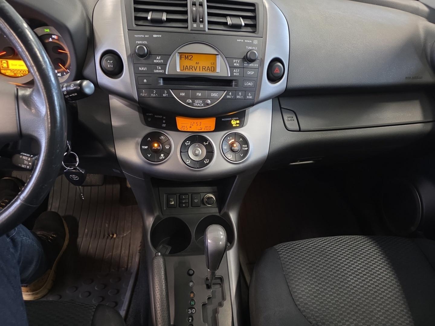 Toyota RAV4 2,0 VVT-i 4WD Luxury aut.