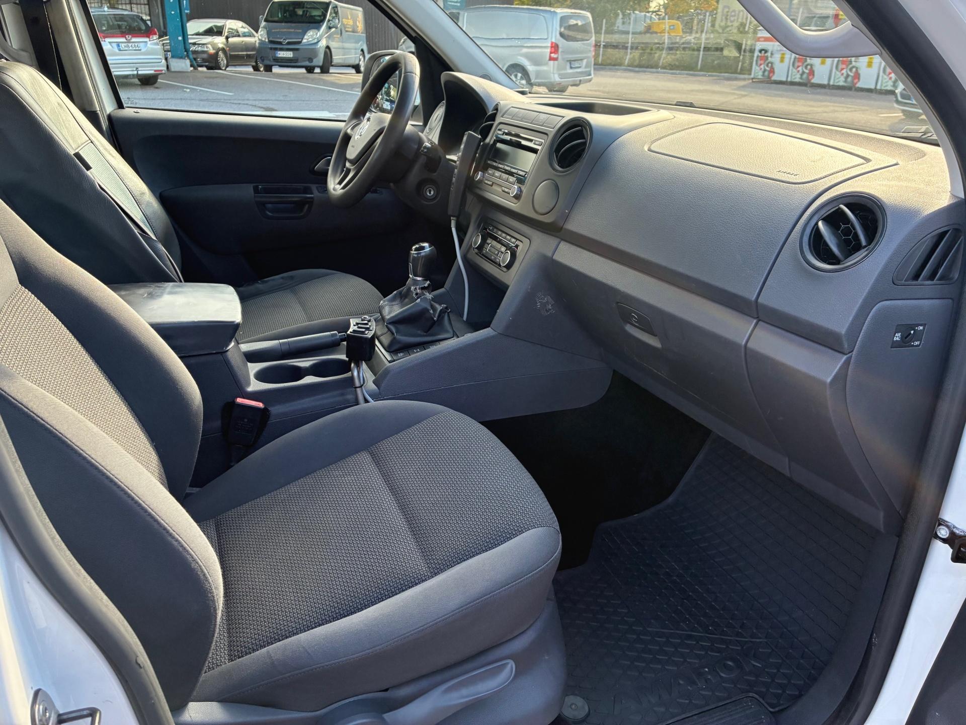 Volkswagen Amarok 2015, kuva 6/8