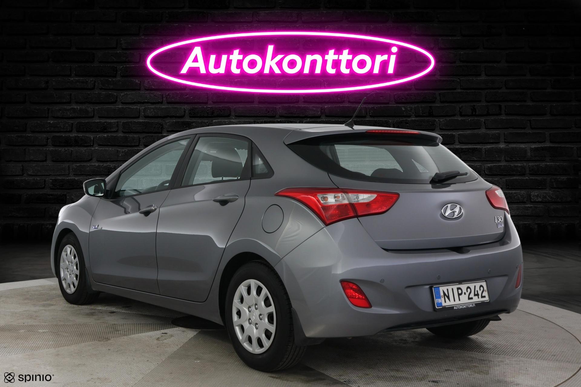 Hyundai i30 1,6 GDI 6MT ISG Comfort 2012, kuva 2/11