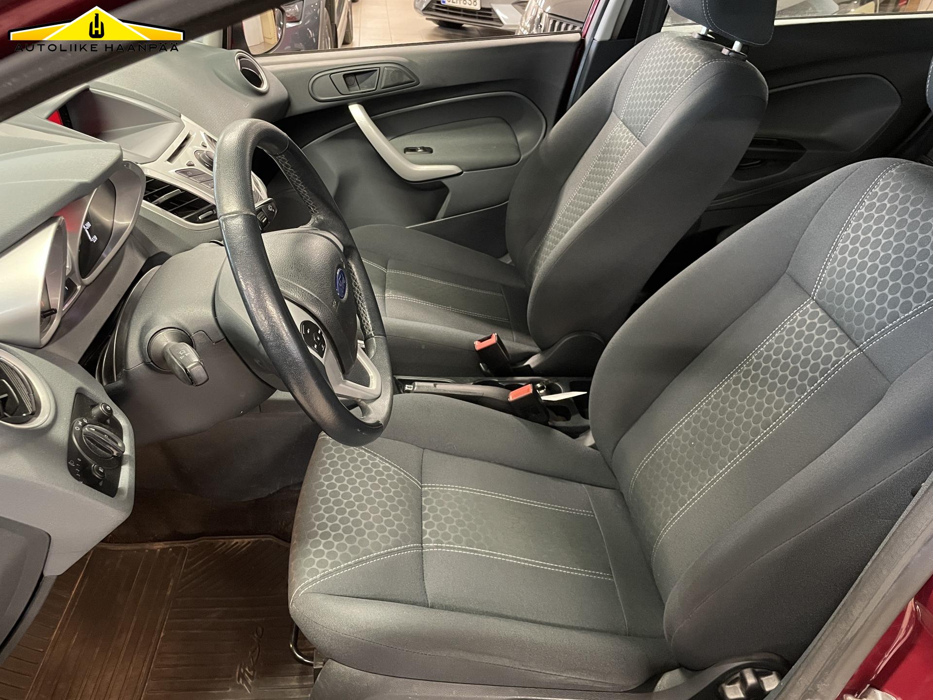 Ford Fiesta 1,4 Titanium AT