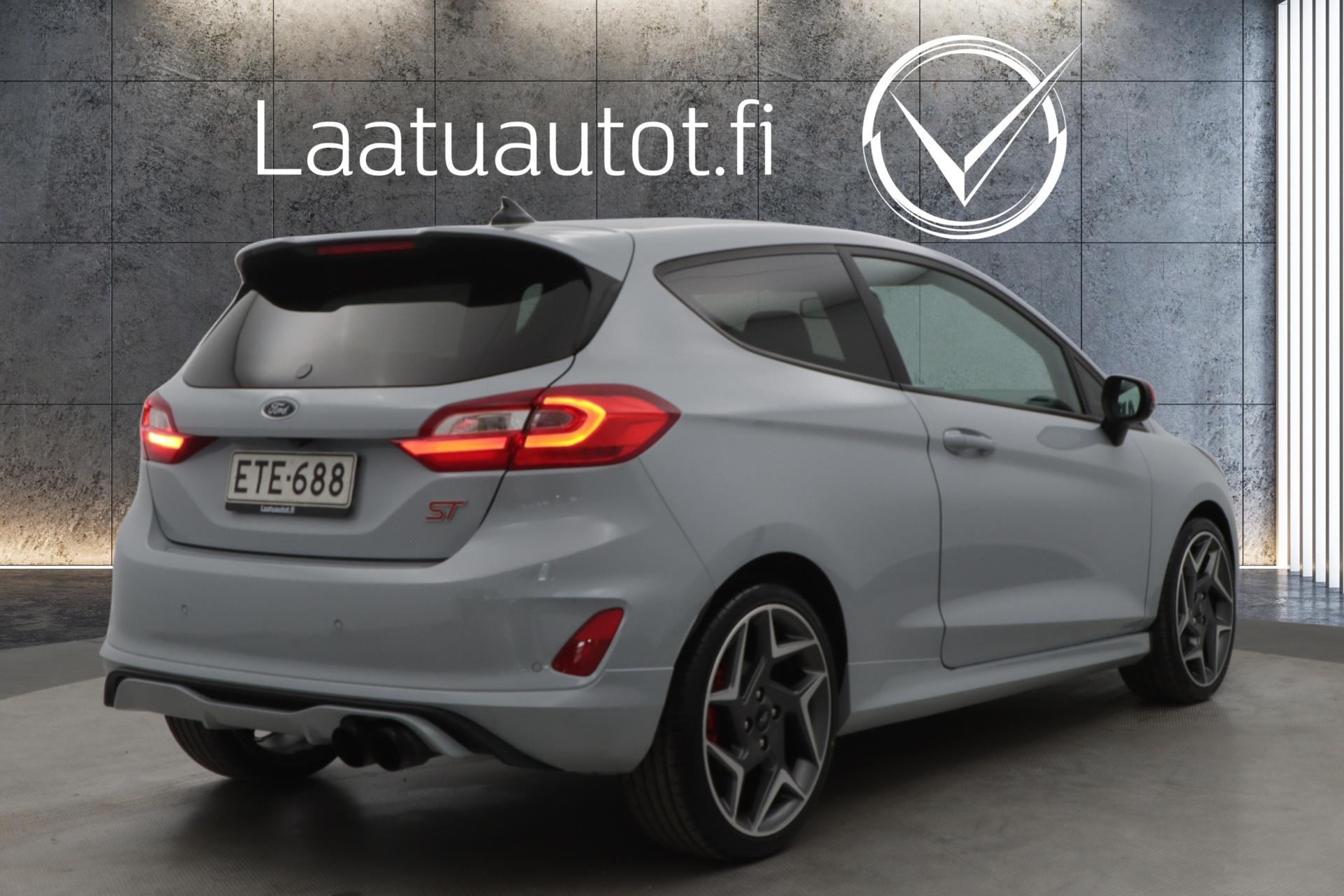 Ford Fiesta 1,5 T 200 hv M6 ST 3-ovinen 2019, kuva 4/47