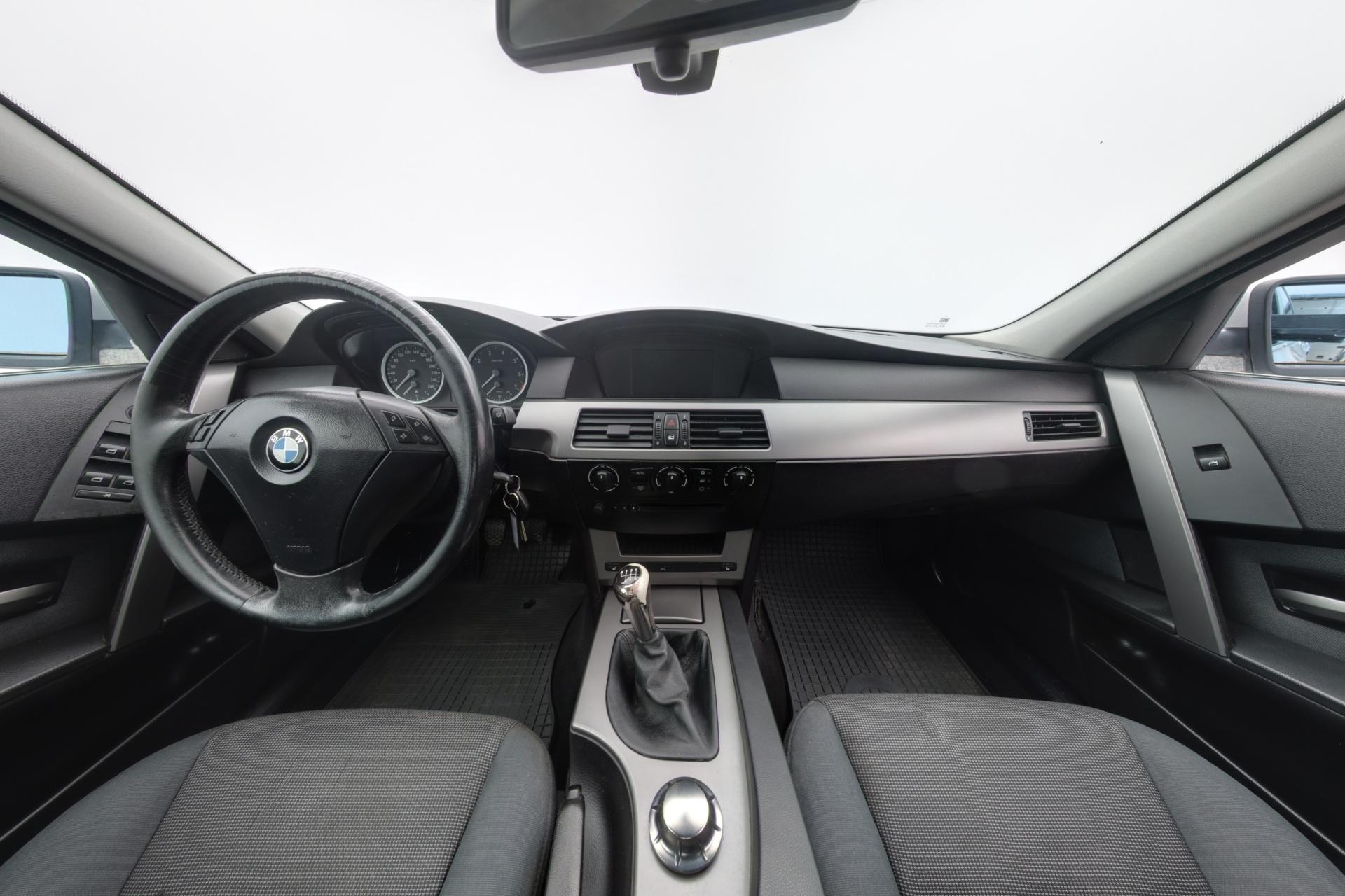 BMW 525 i E60 Sedan 141 kW 2004, kuva 7/27