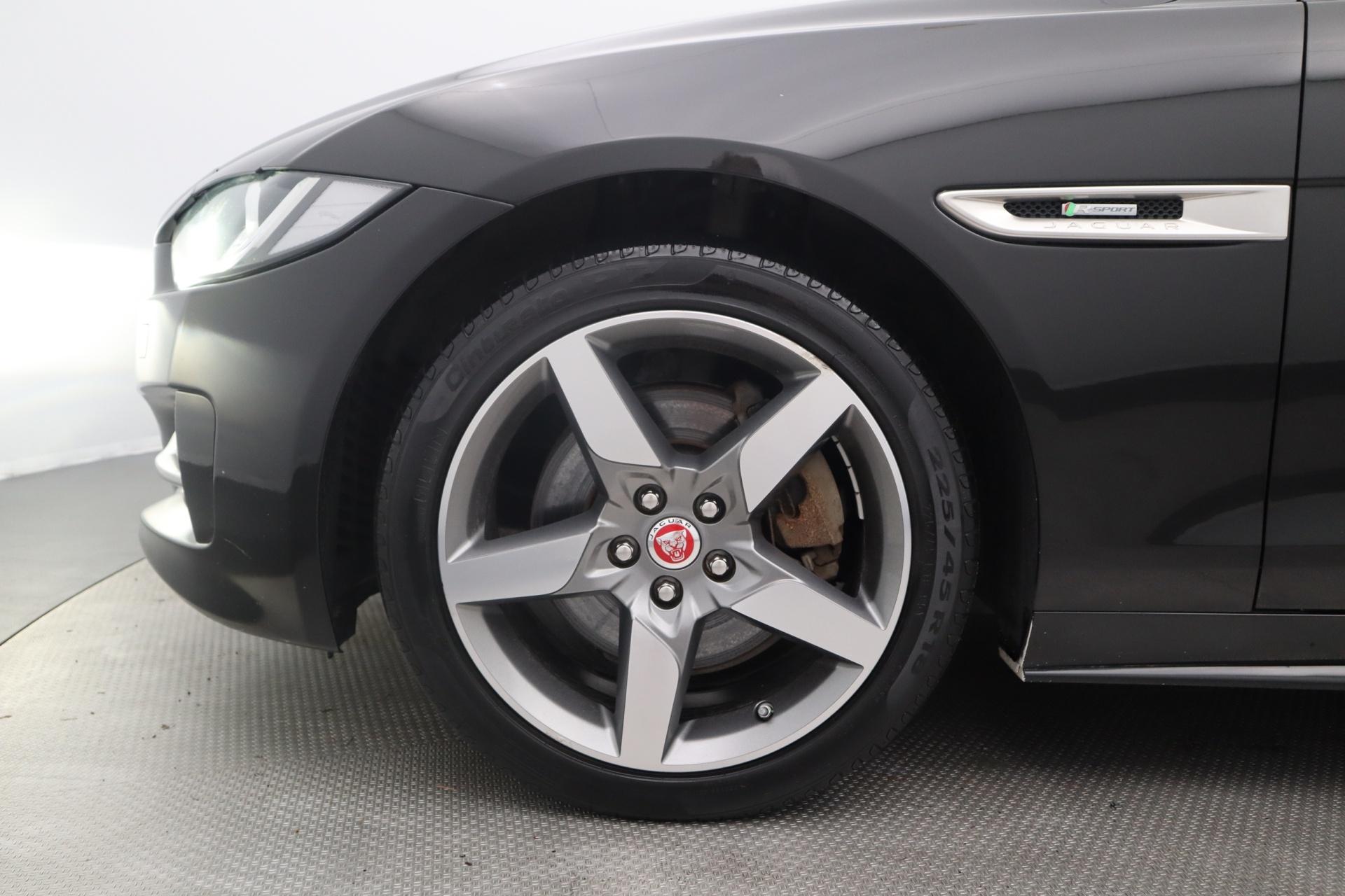 Jaguar XE 2019, kuva 7/37