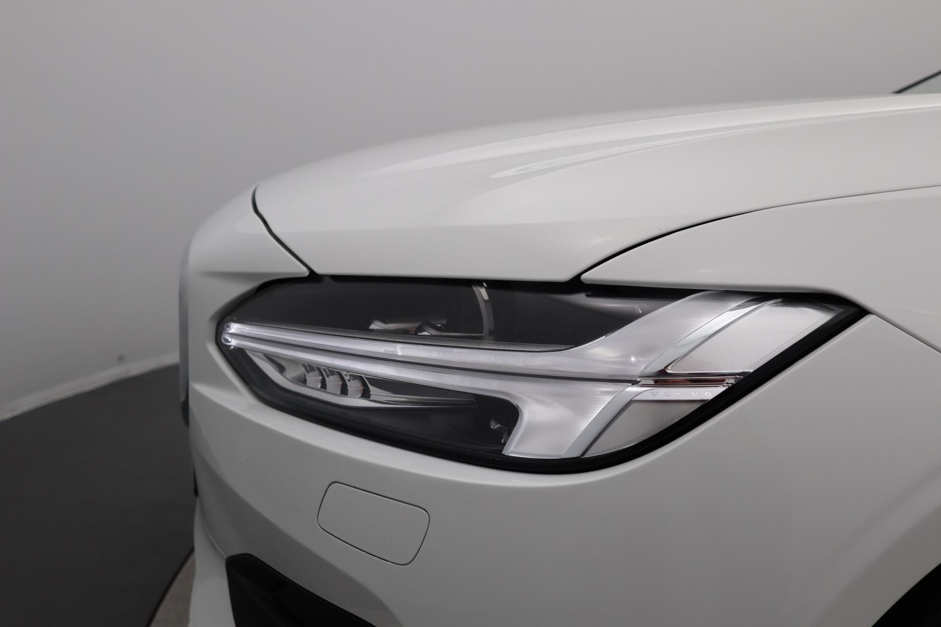 Volvo V90 D3 Momentum A 2020, kuva 7/39