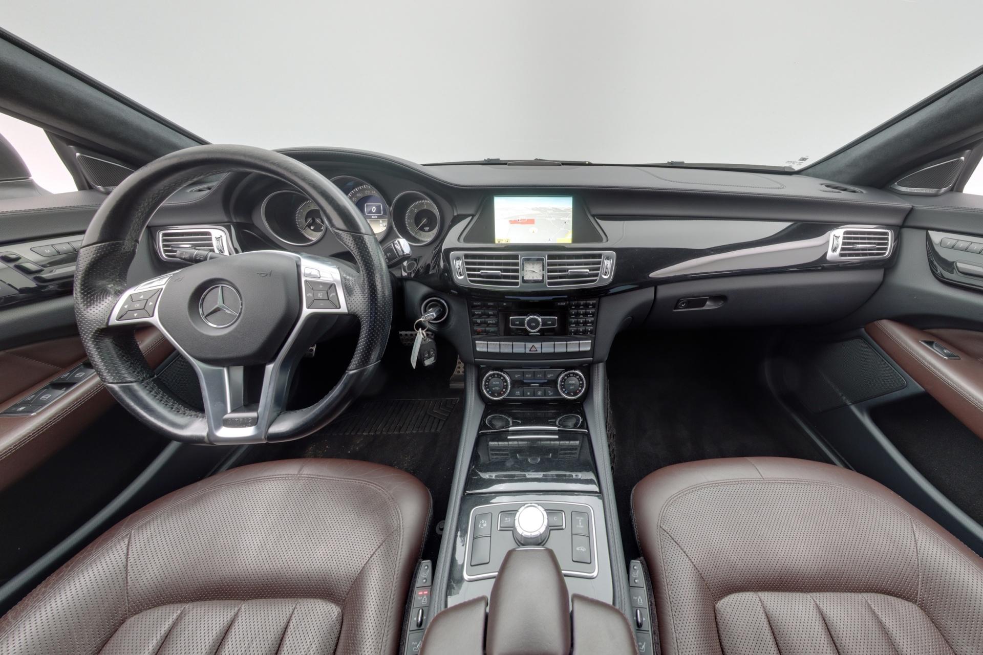 Mercedes-Benz CLS 2011, photo 7/39