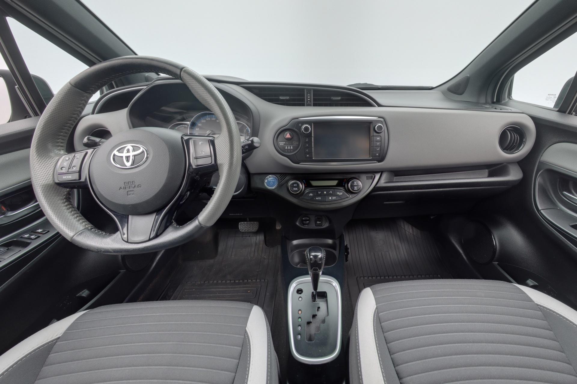 Toyota Yaris 1,5 Hybrid Style 5ov 2016, kuva 7/24