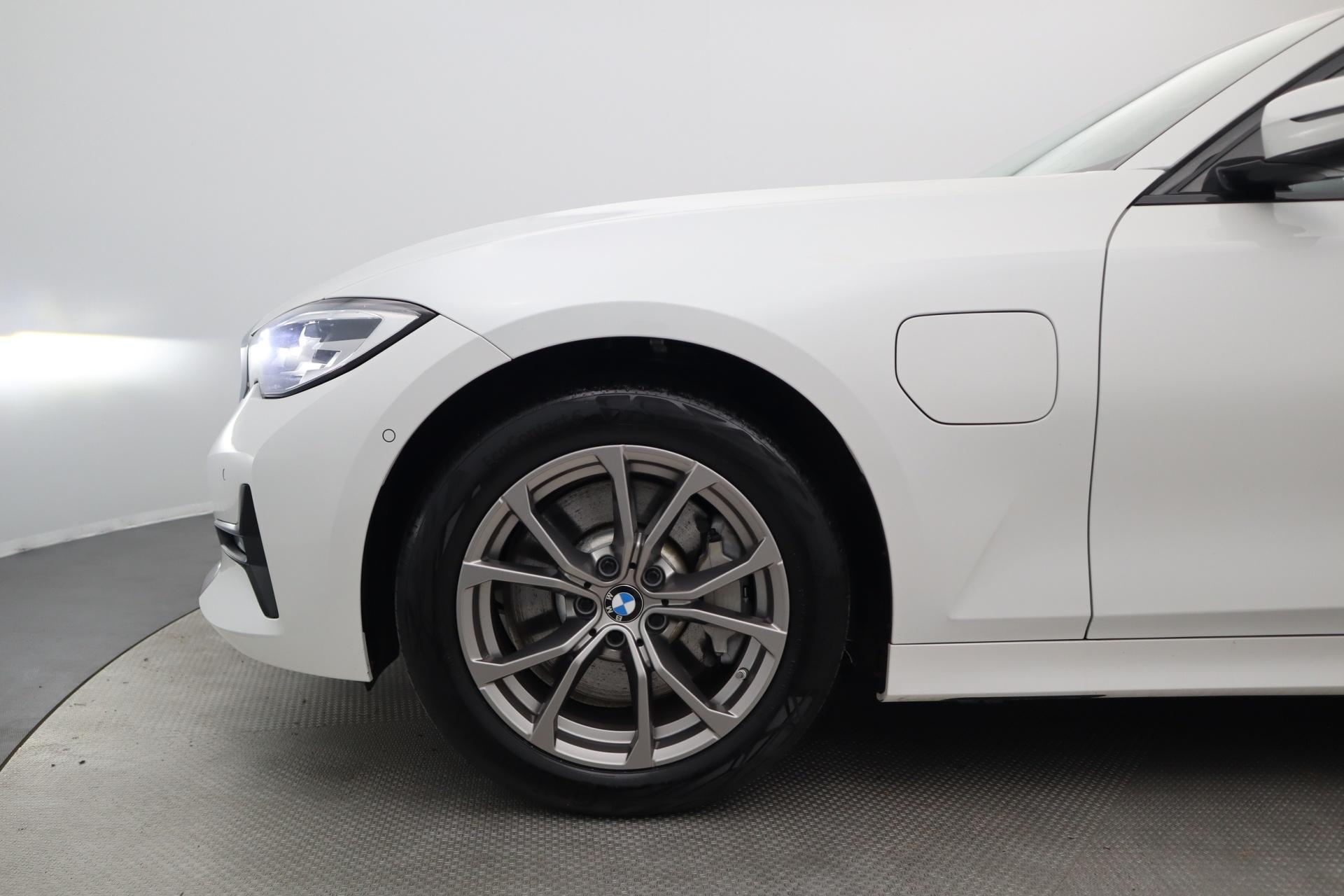 BMW 330 2021, kuva 7/42