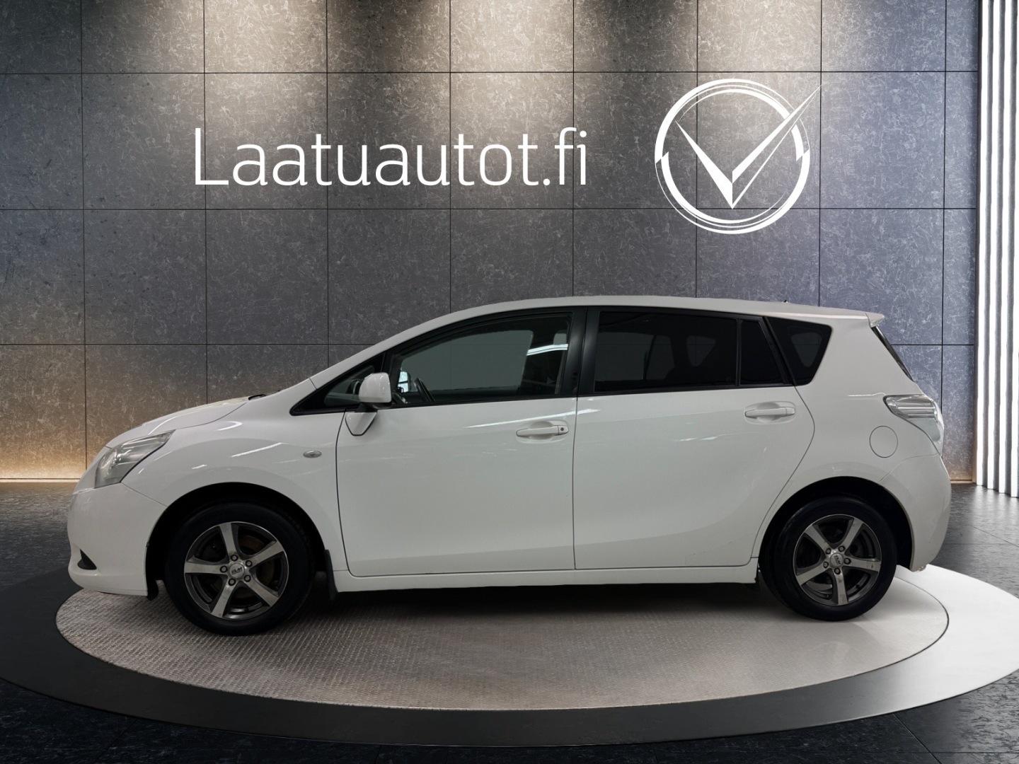 Toyota Verso 2011, photo 2/26