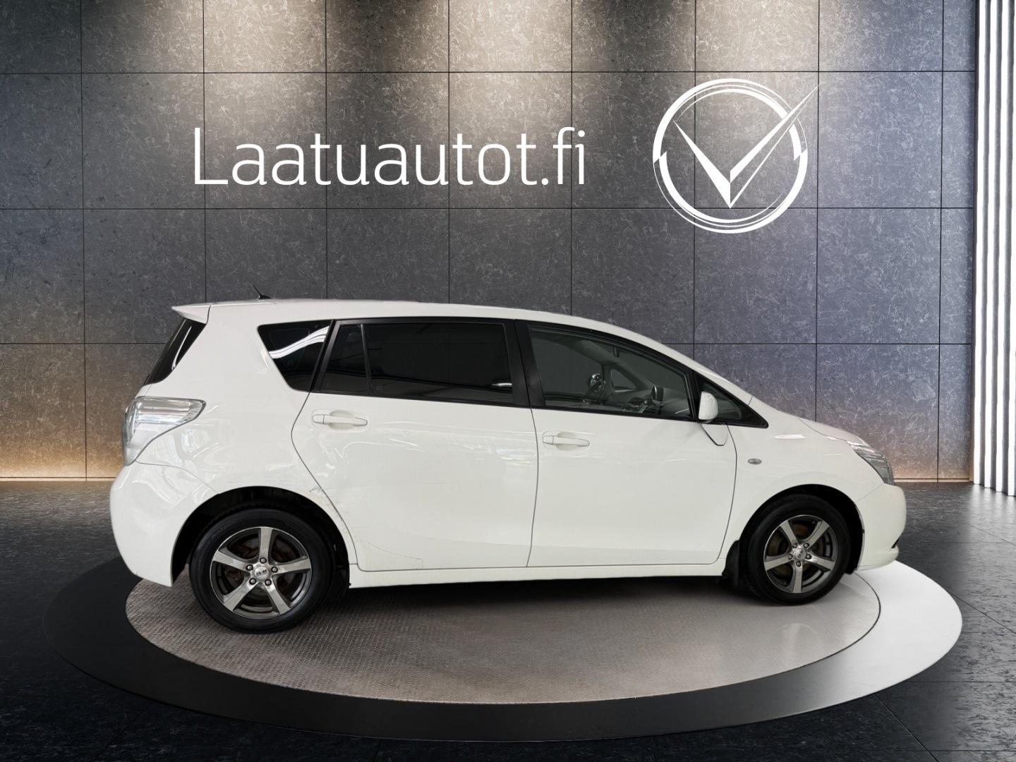 Toyota Verso 2011, photo 6/26