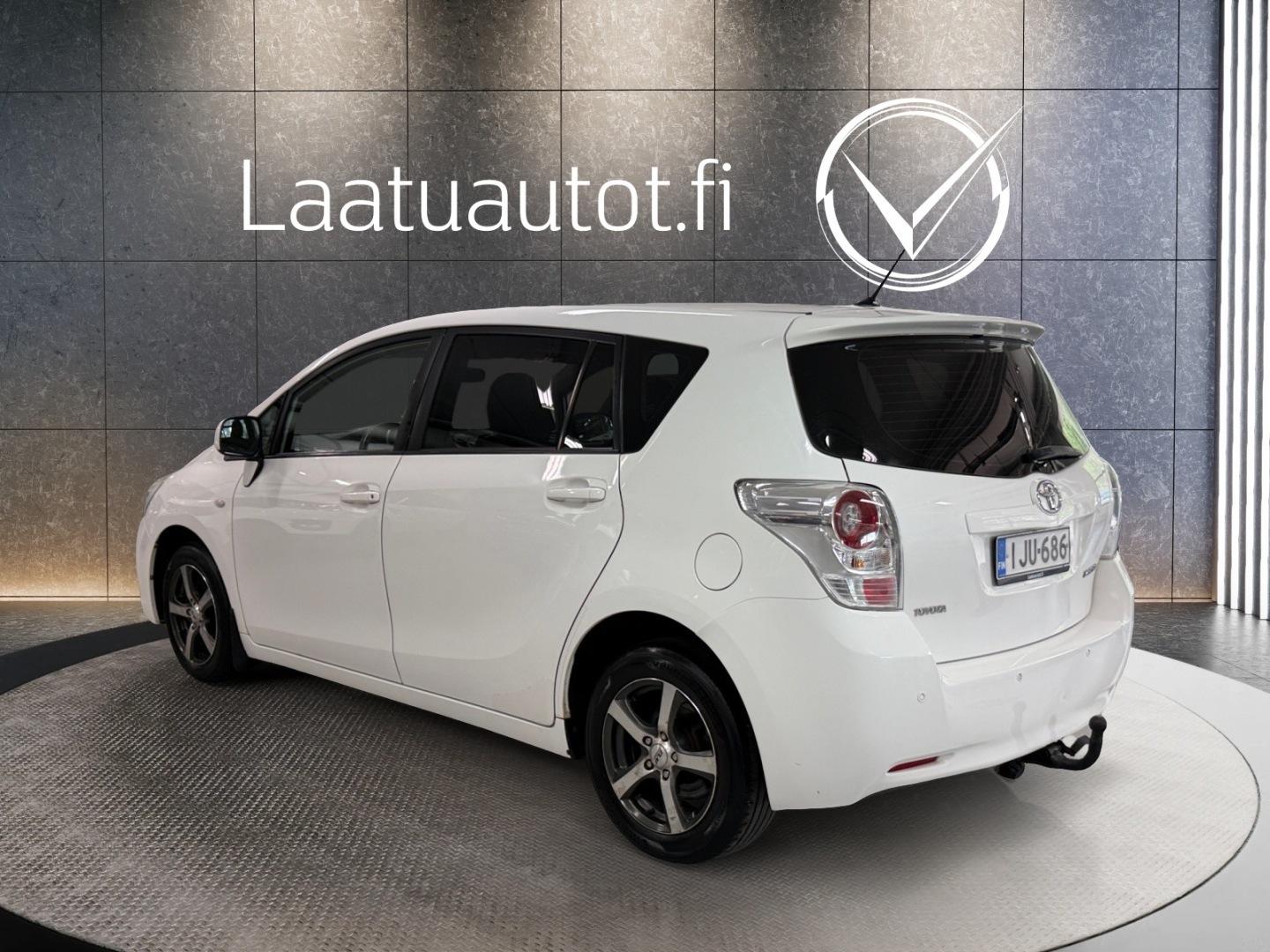 Toyota Verso 2011, photo 3/26